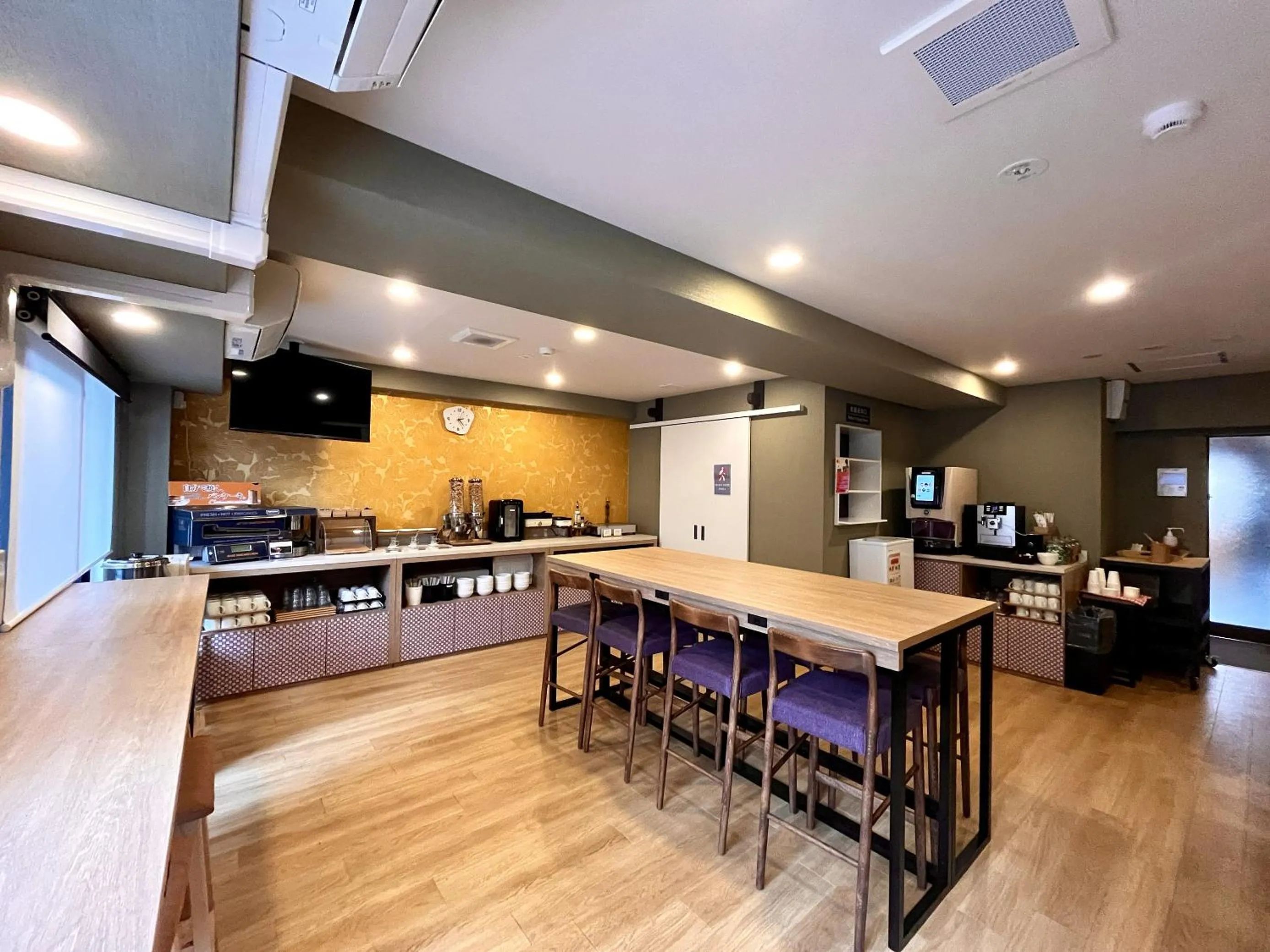 Restaurant/places to eat in HIYORI Stay Kyoto Kamogawa