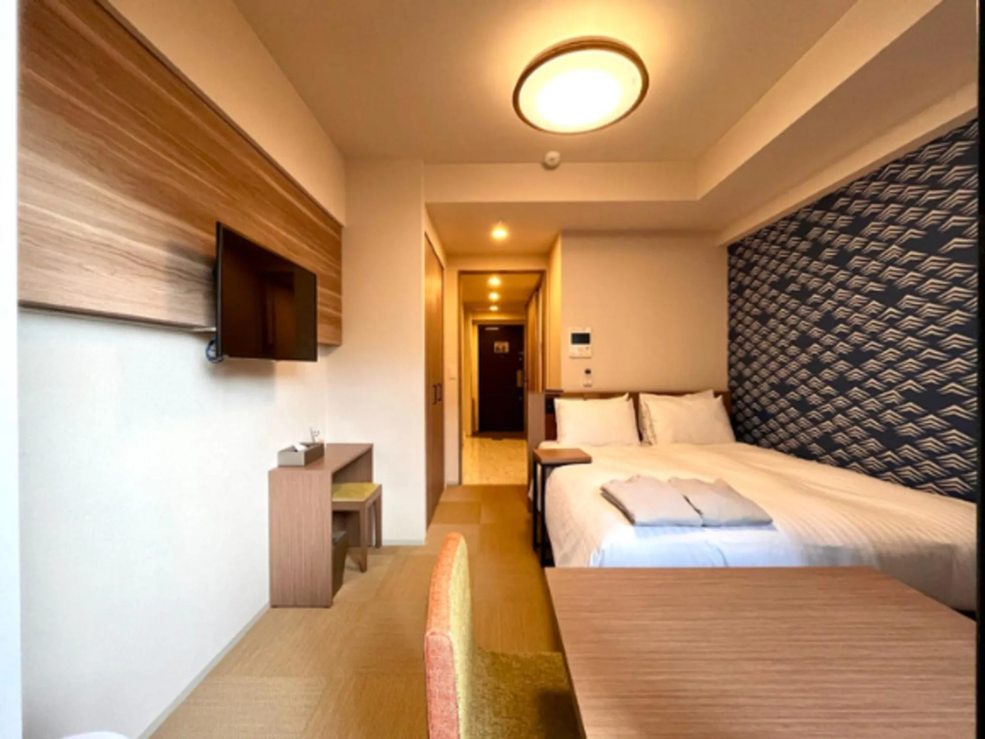 Photo of the whole room, Bed in HIYORI Stay Kyoto Kamogawa
