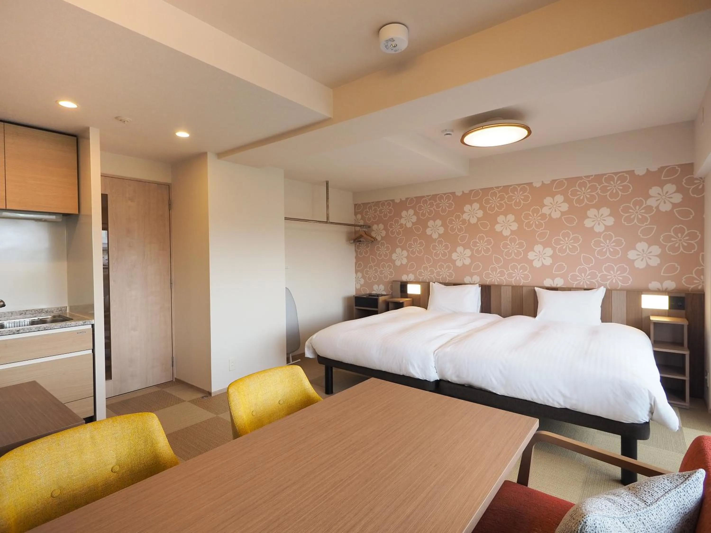 Photo of the whole room, Bed in HIYORI Stay Kyoto Kamogawa