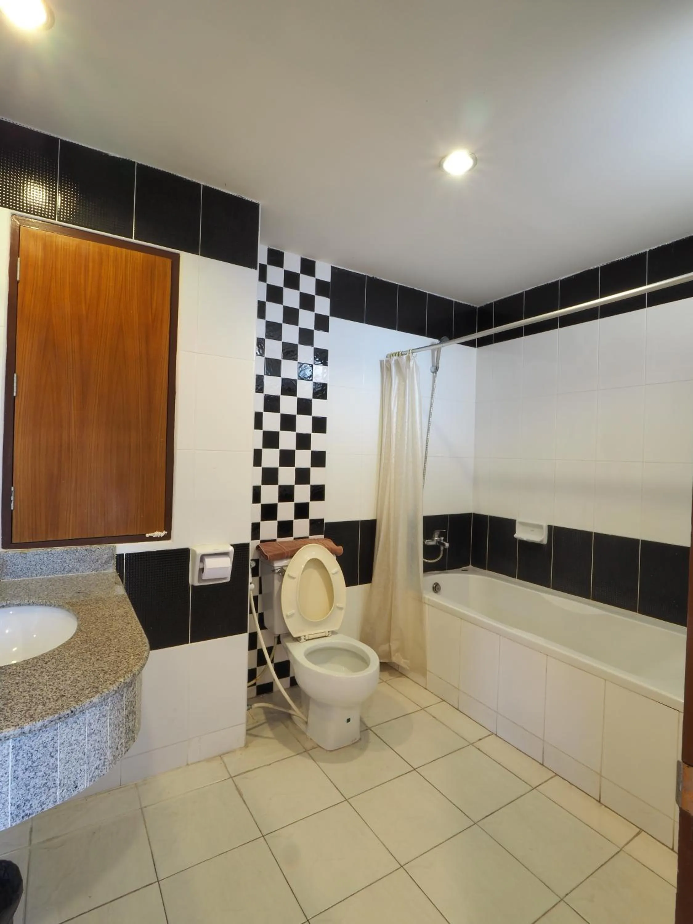 Bathroom in Golden Villa Pattaya