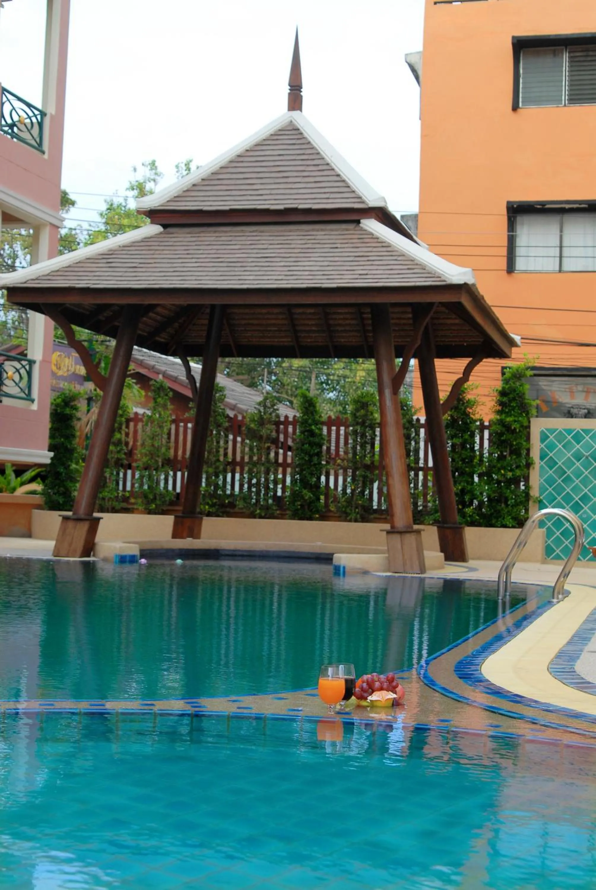 Swimming pool in Golden Villa Pattaya
