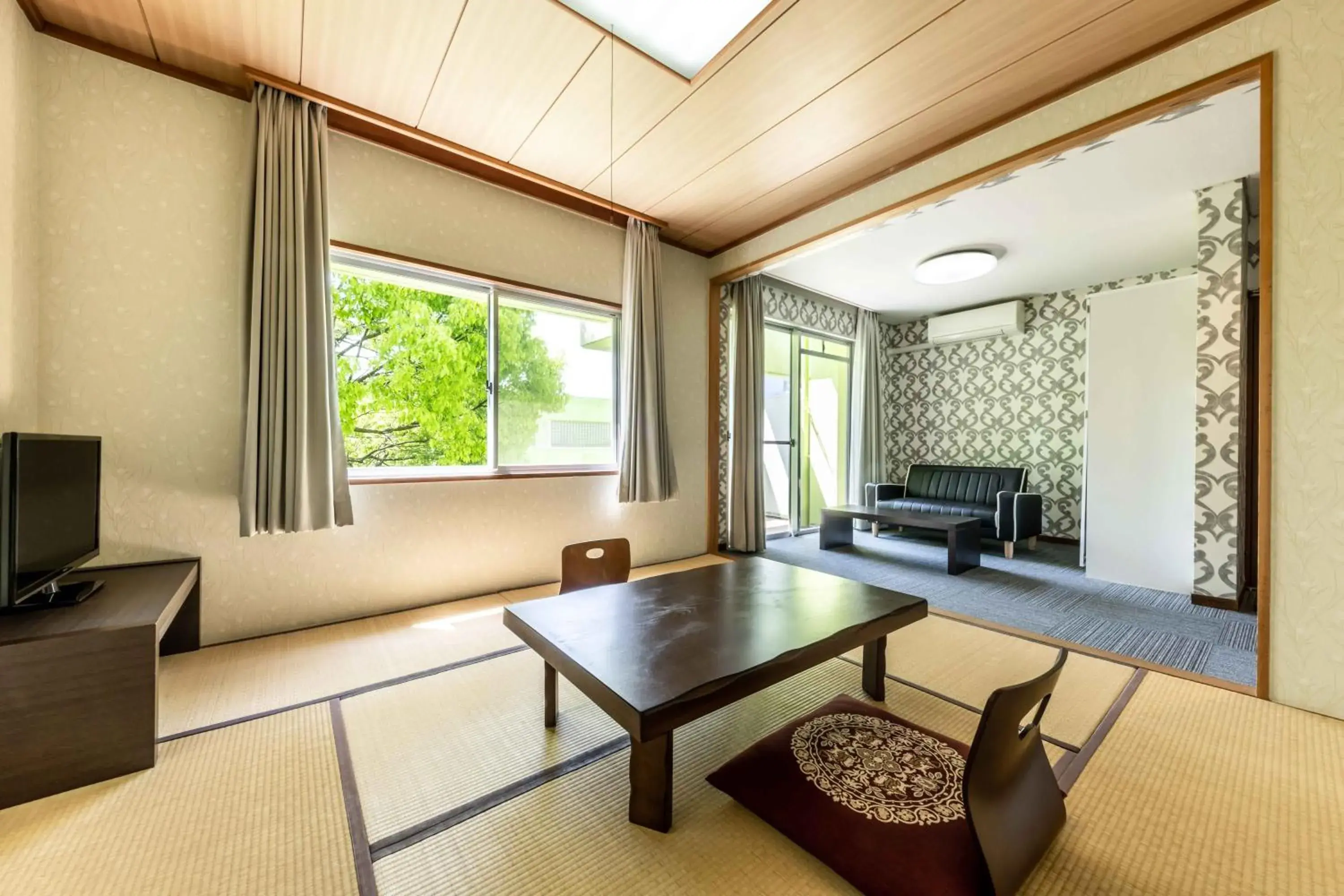 Japanese-Style Room with Garden View with Terrace and Shared Bathroom - single occupancy - Non-Smoking in Spa and Resort Hotel Solage Oita Hiji Beppuwan Japanese-Style Room with Garden View with Terrace and Shared Bathroom - single occupancy - Non-Smoking in Spa and Resort Hotel Solage Oita Hiji Beppuwan