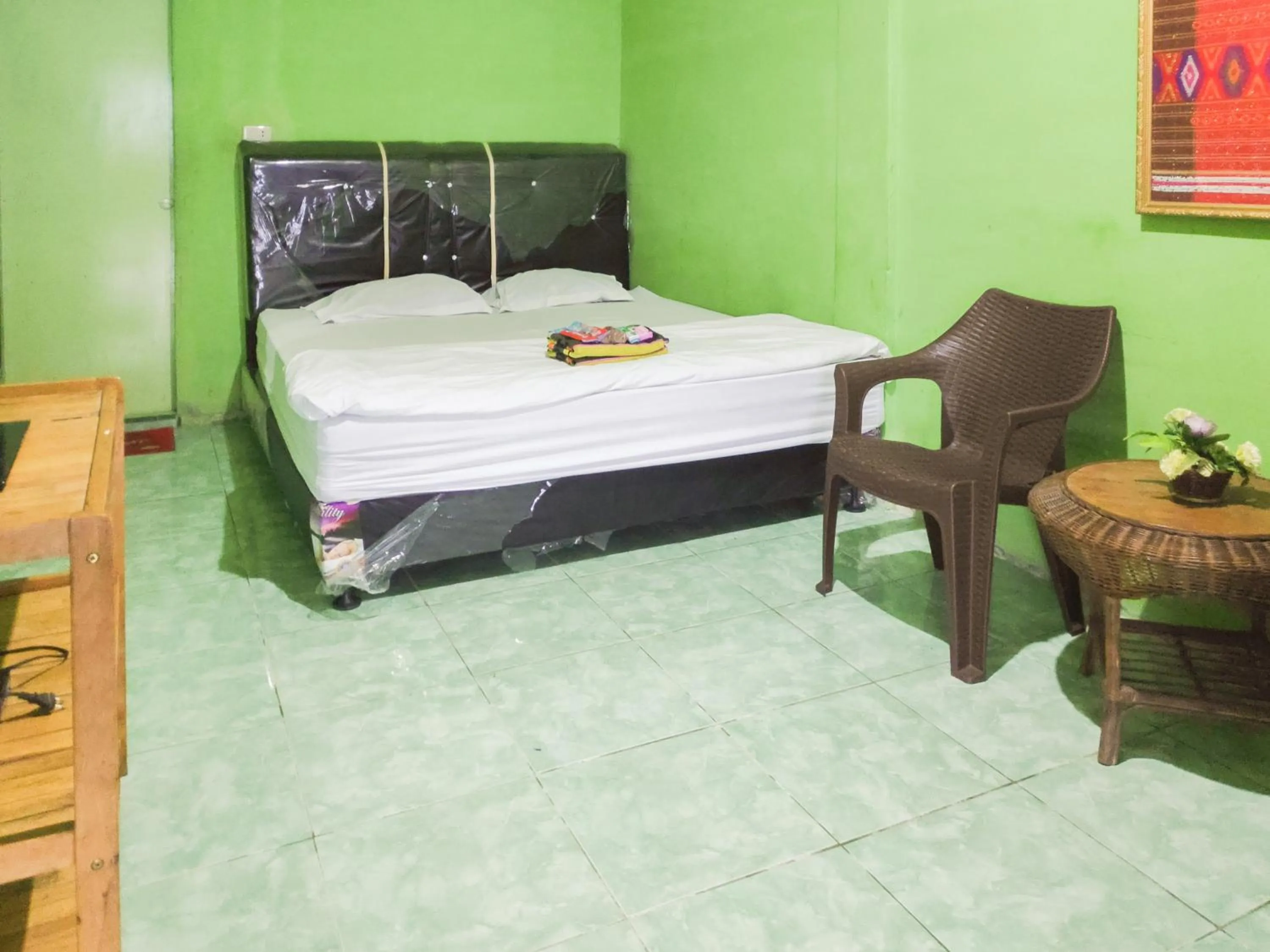 Bedroom, Bed in RedDoorz near Pelabuhan Ajibata Parapat