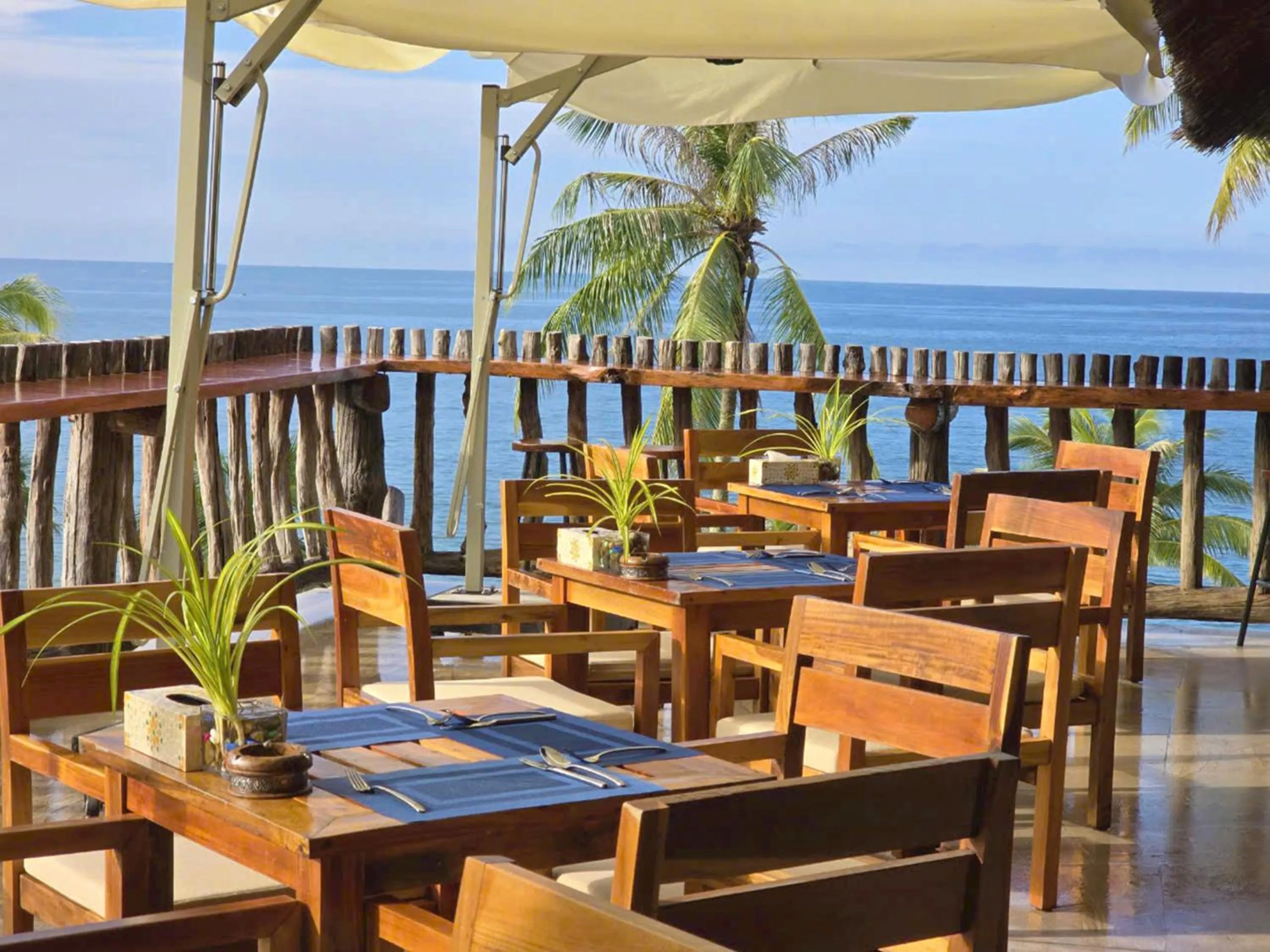 Restaurant/places to eat in Grand Ocean Bay Resort Phu Quoc