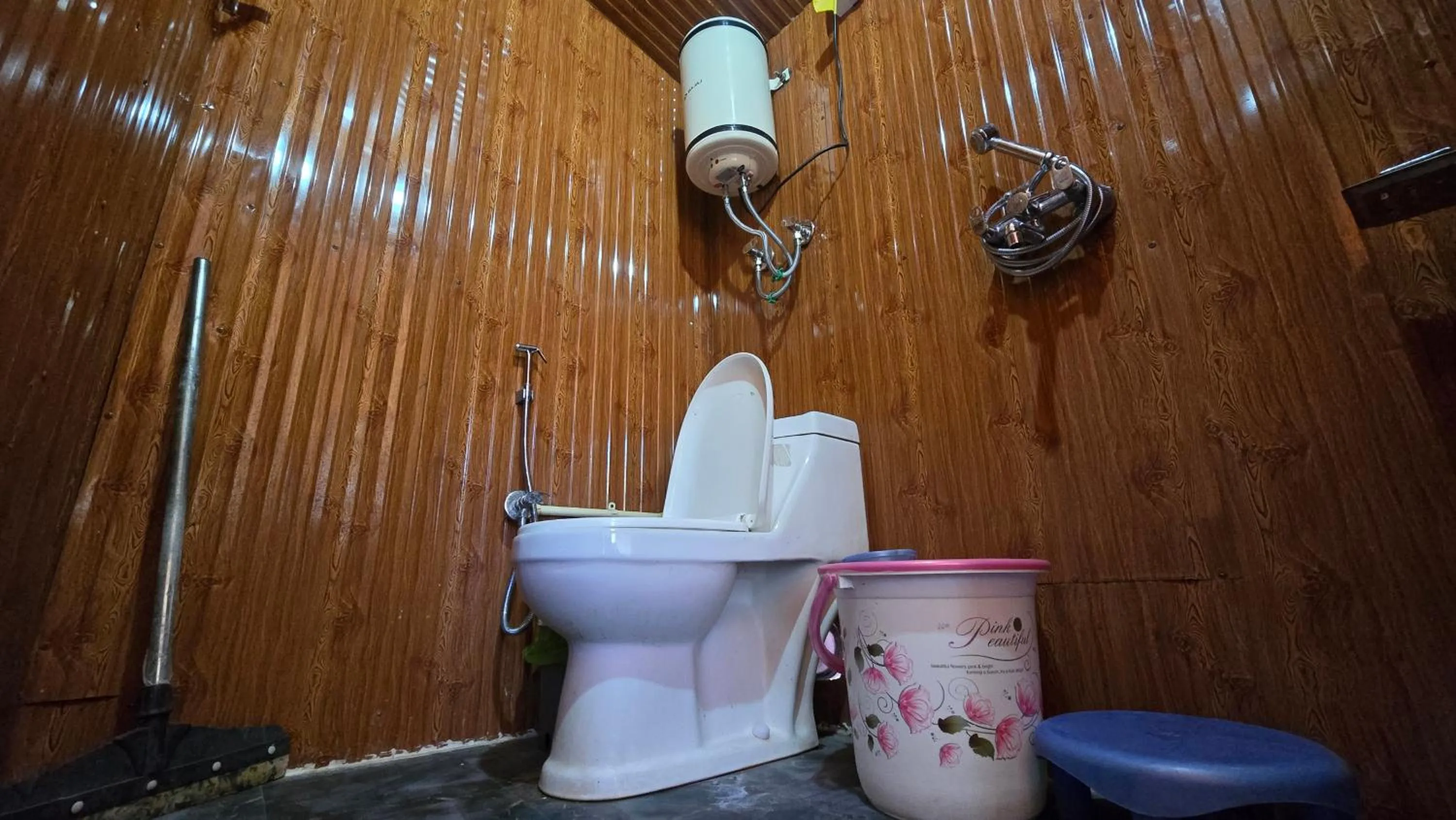 TREE HOUSE BY THE CITY ESCAPE