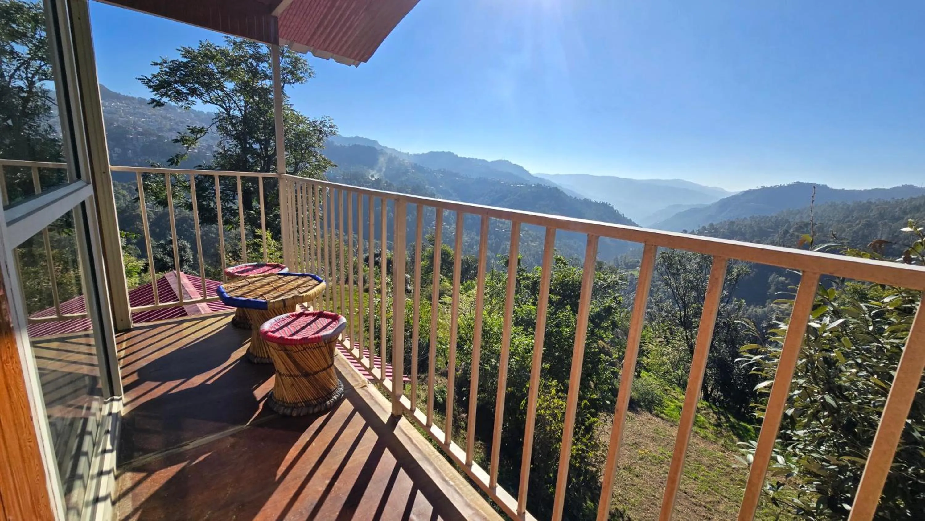 TREE HOUSE BY THE CITY ESCAPE