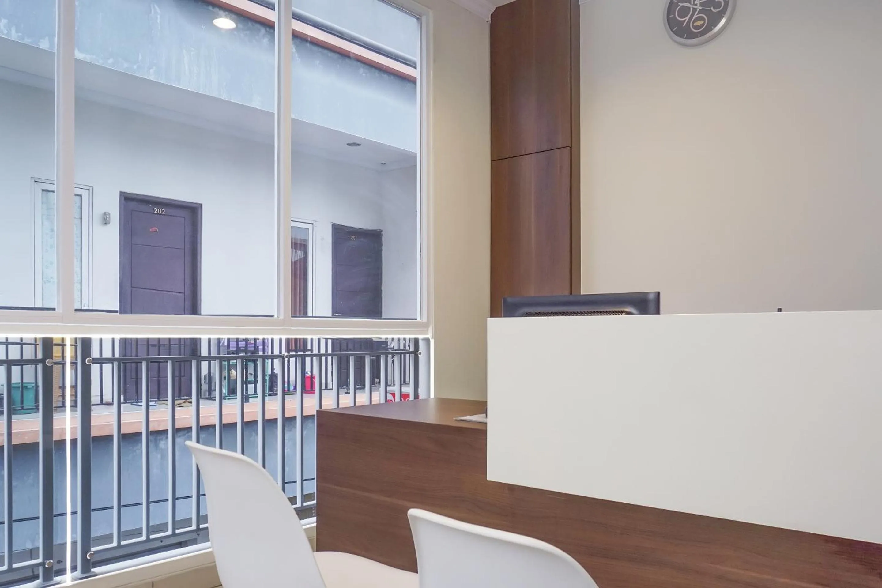 Lobby or reception in Hotel O Pioneer Pasar Baru