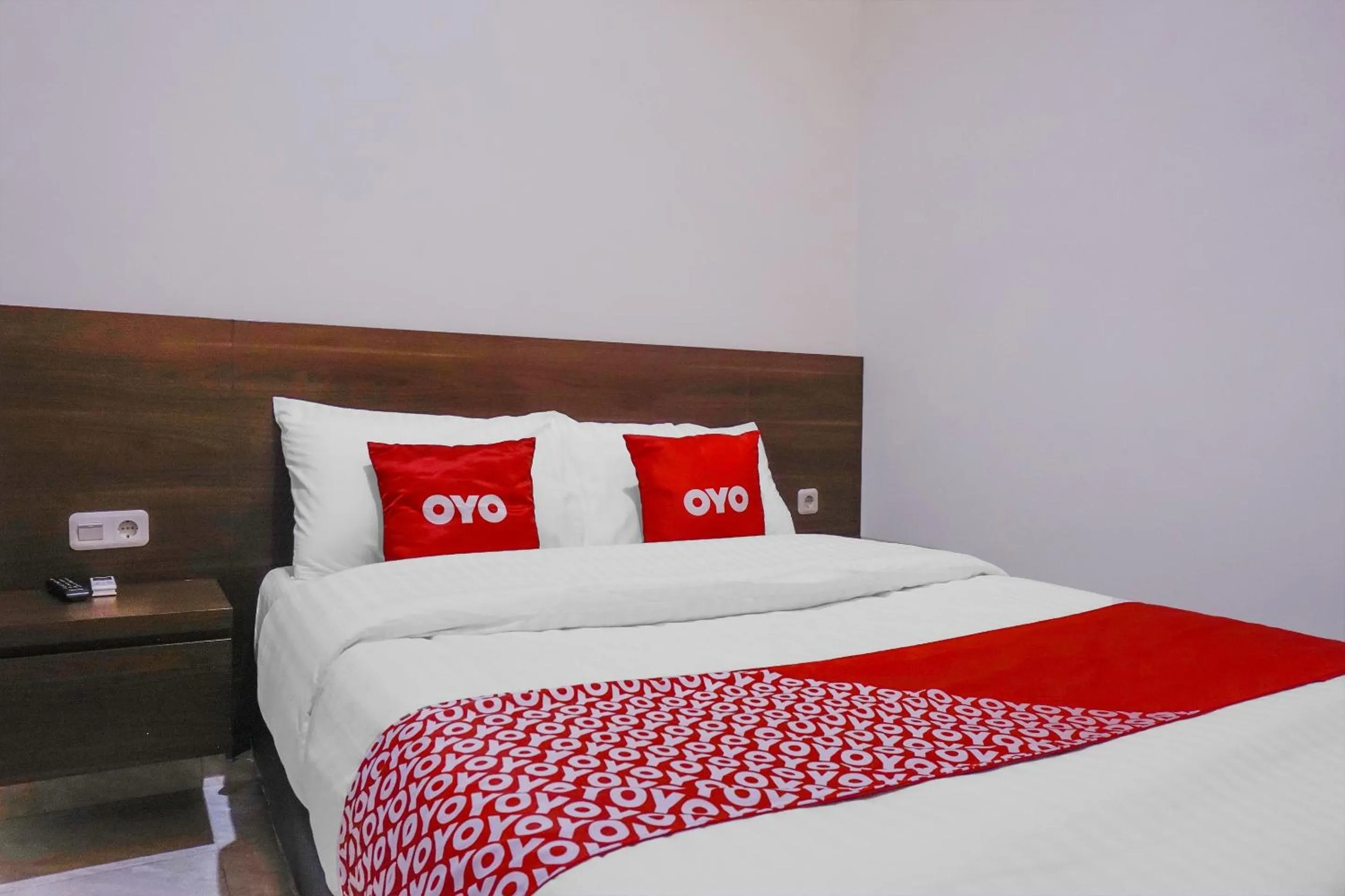 Bedroom, Bed in Hotel O Pioneer Pasar Baru