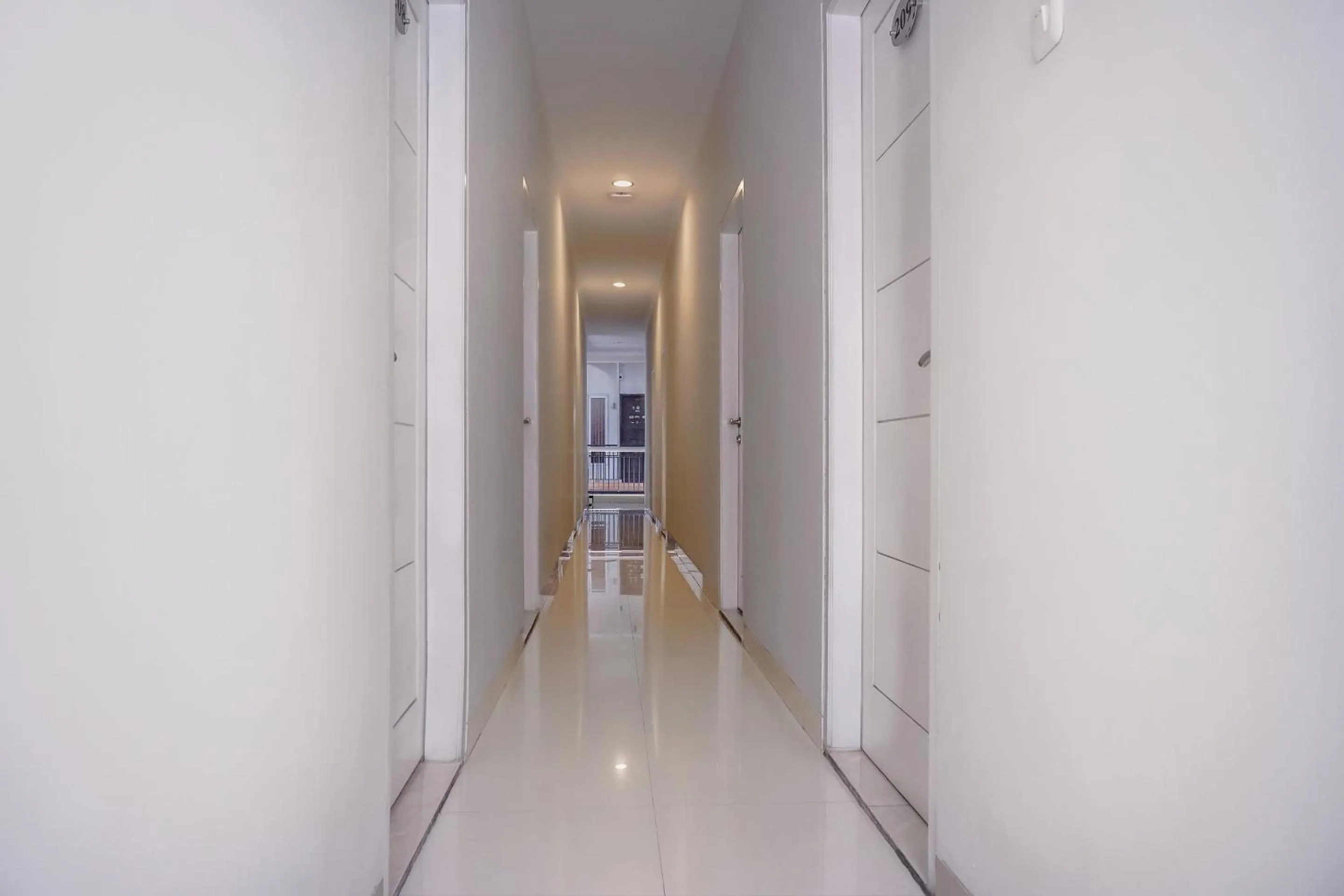 Lobby or reception in Hotel O Pioneer Pasar Baru