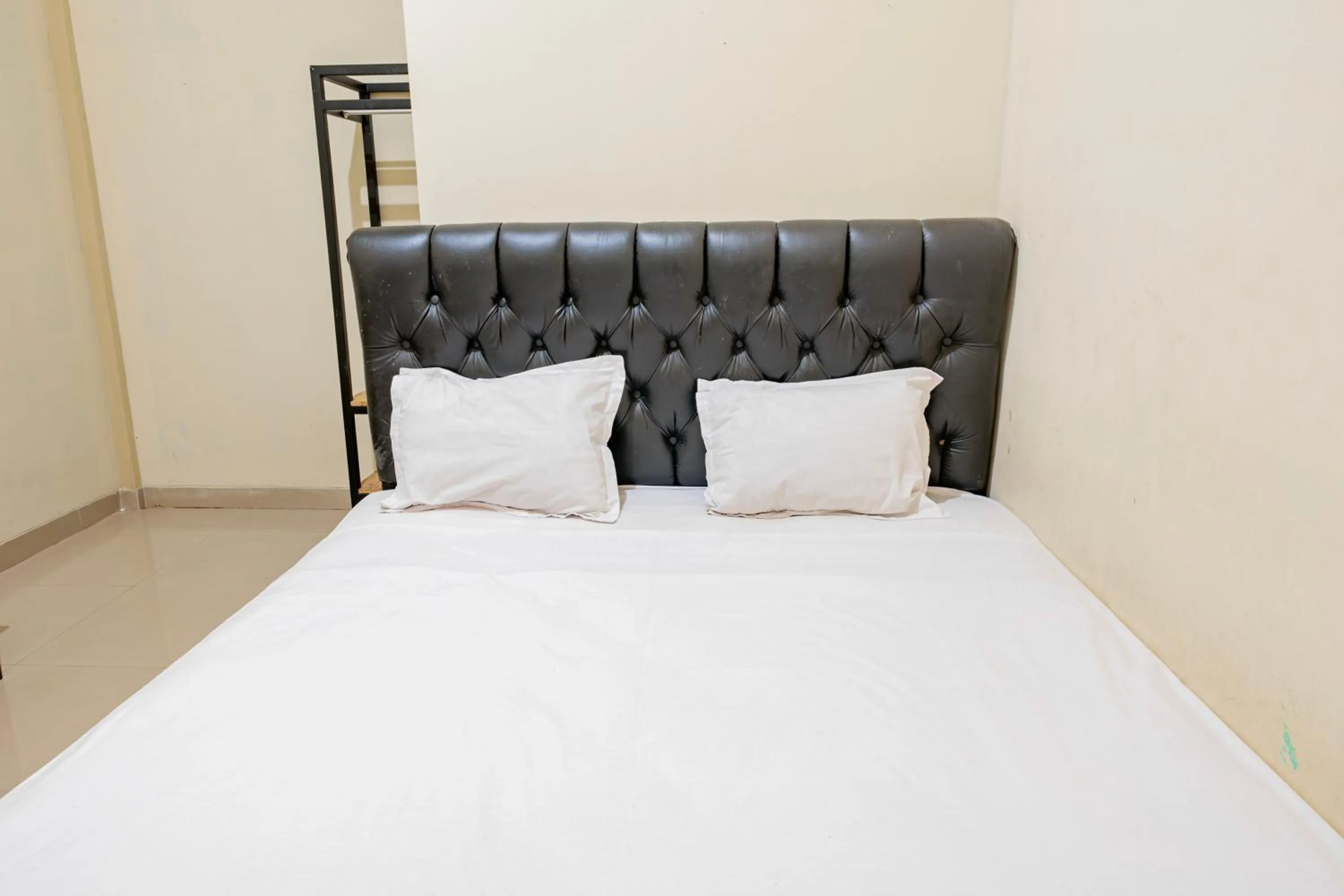 Bedroom in Hotel O Rinjani Guest House