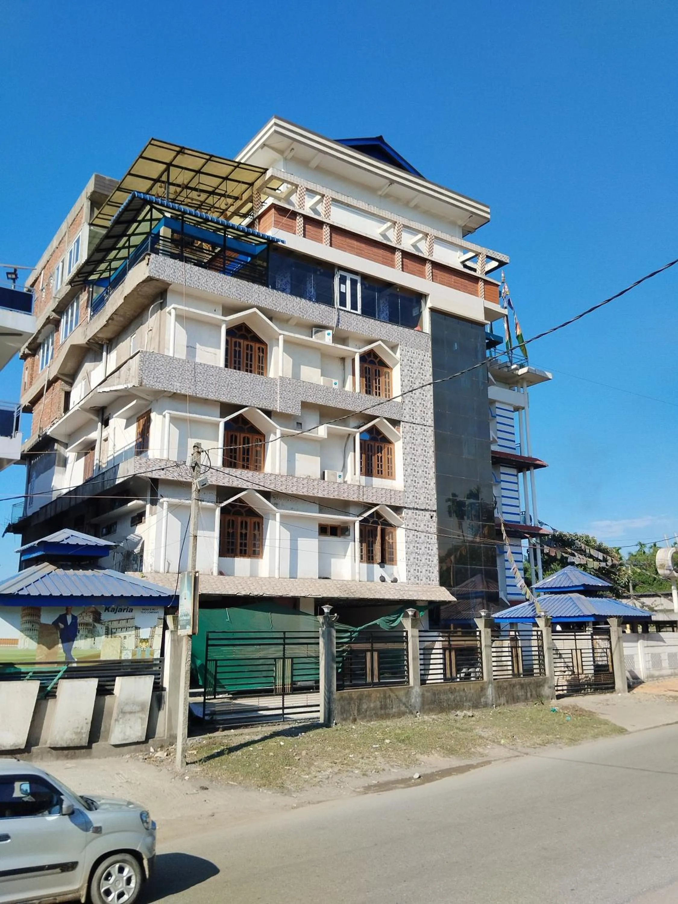 Property building in HOTEL SG HUB TOWER