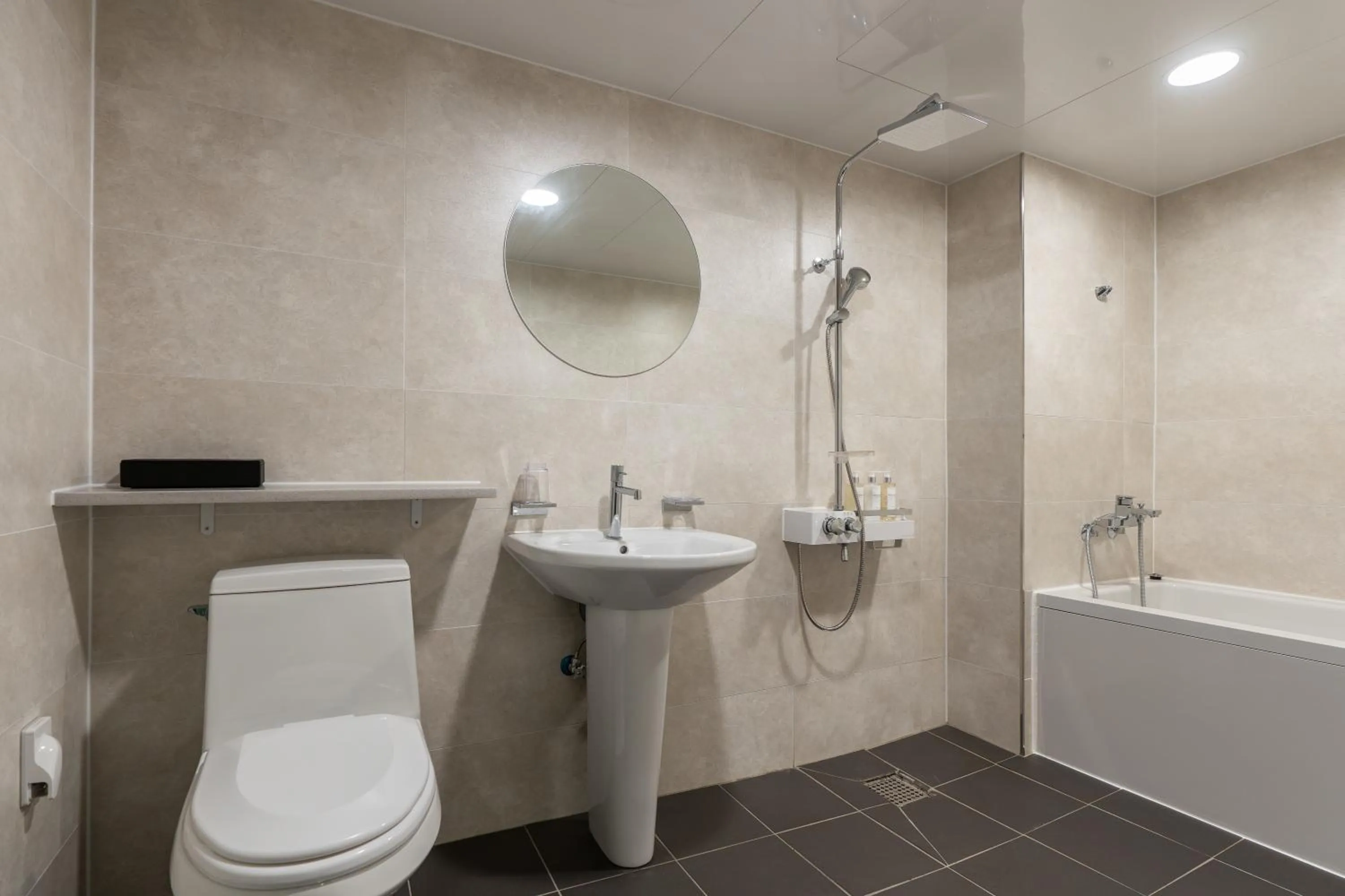 Toilet in Two H Hotel