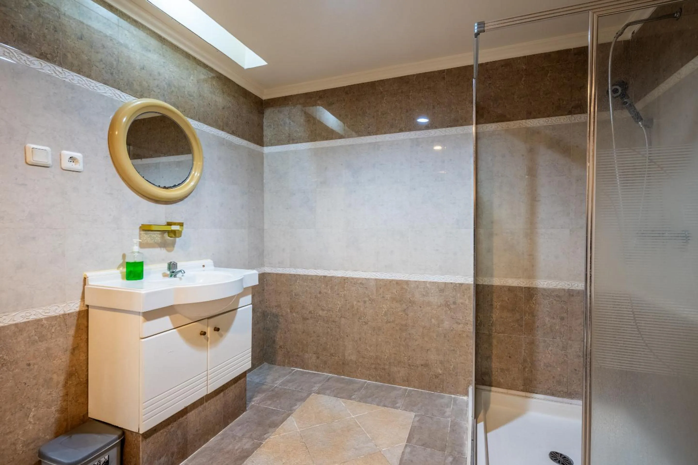 Bathroom in Ammara Legian By Vilarisi - 8 Minute Walk To The Beach