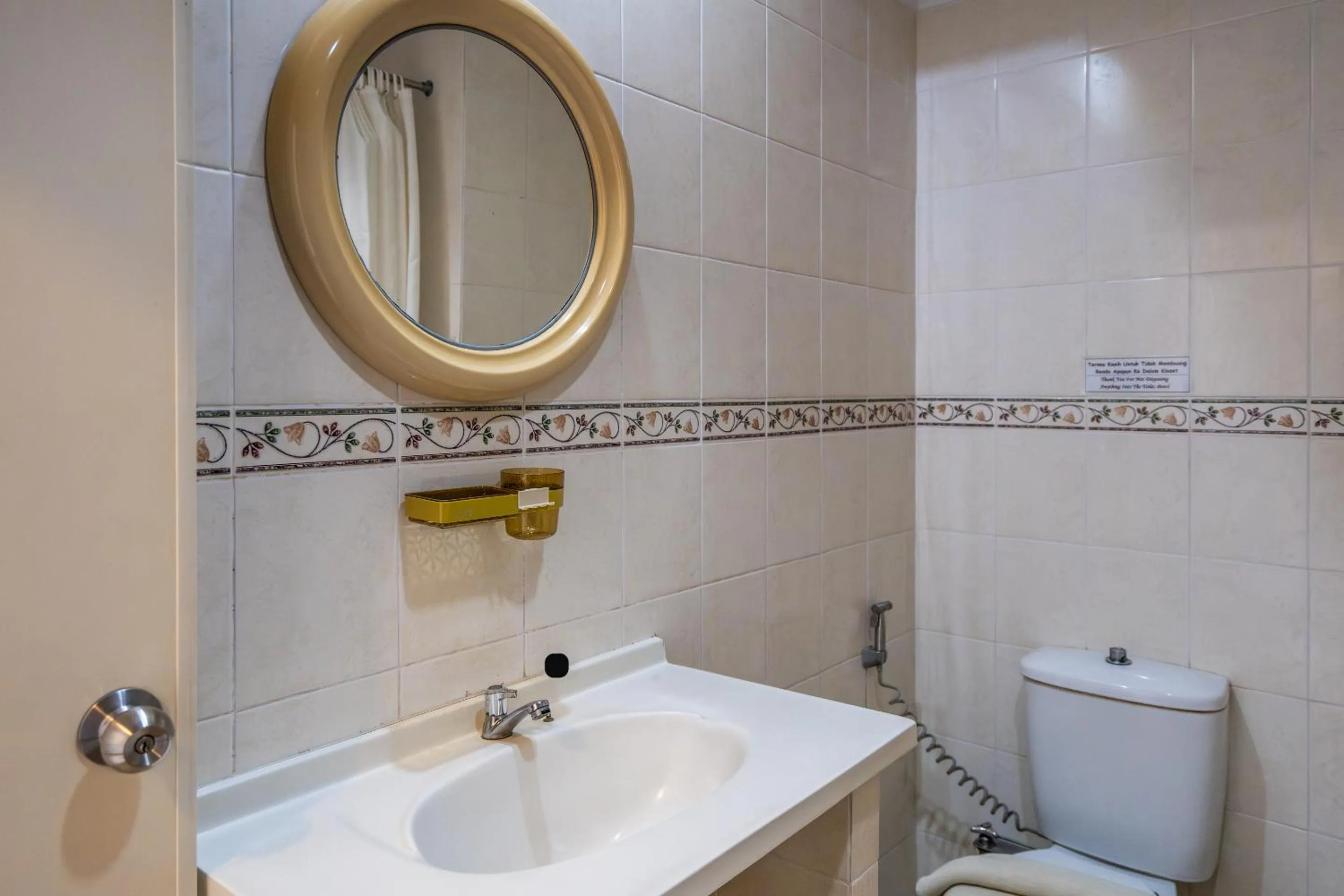 Toilet in Ammara Legian By Vilarisi - 8 Minute Walk To The Beach