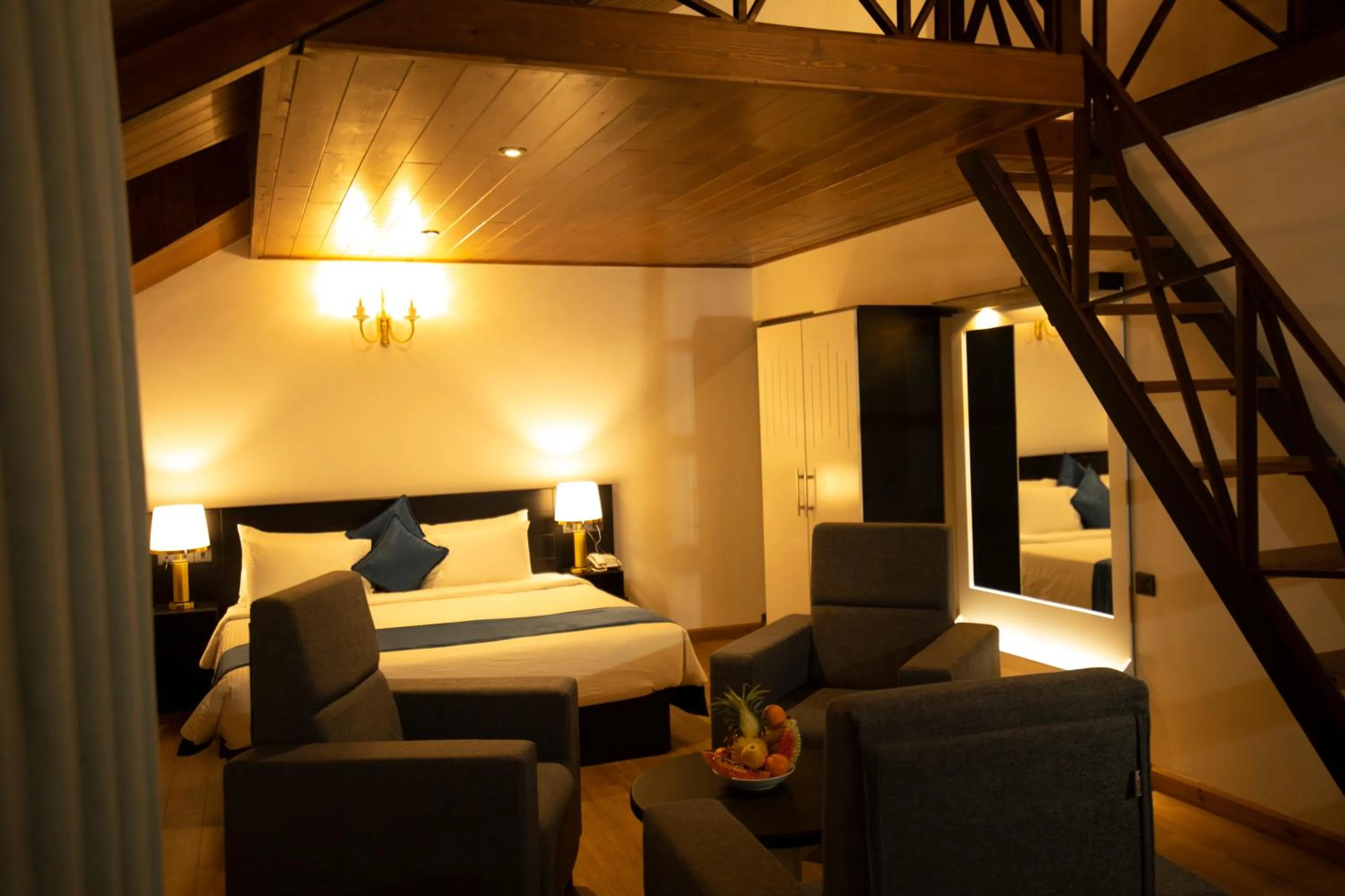 Photo of the whole room, Bed in Single Tree Mount Hotel