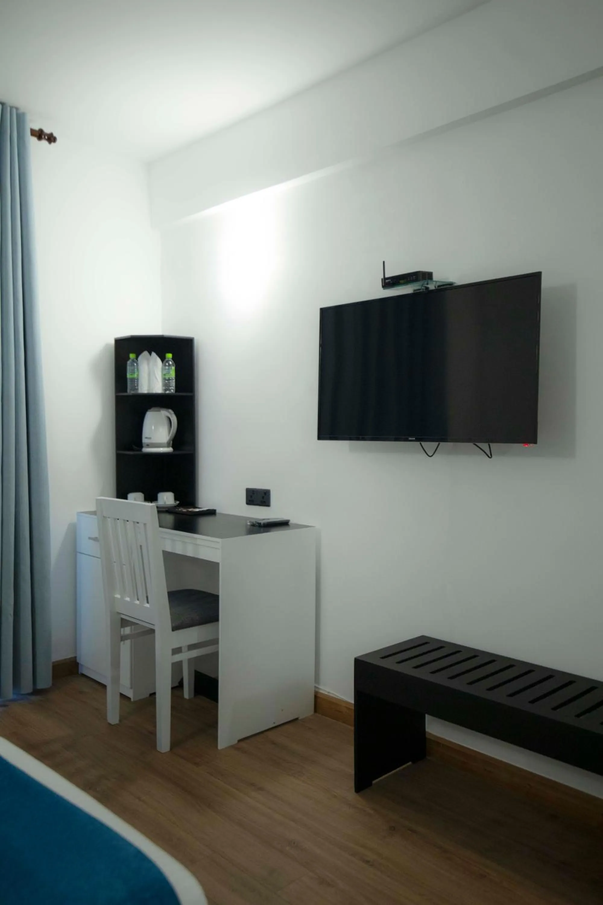 TV and multimedia in Single Tree Mount Hotel