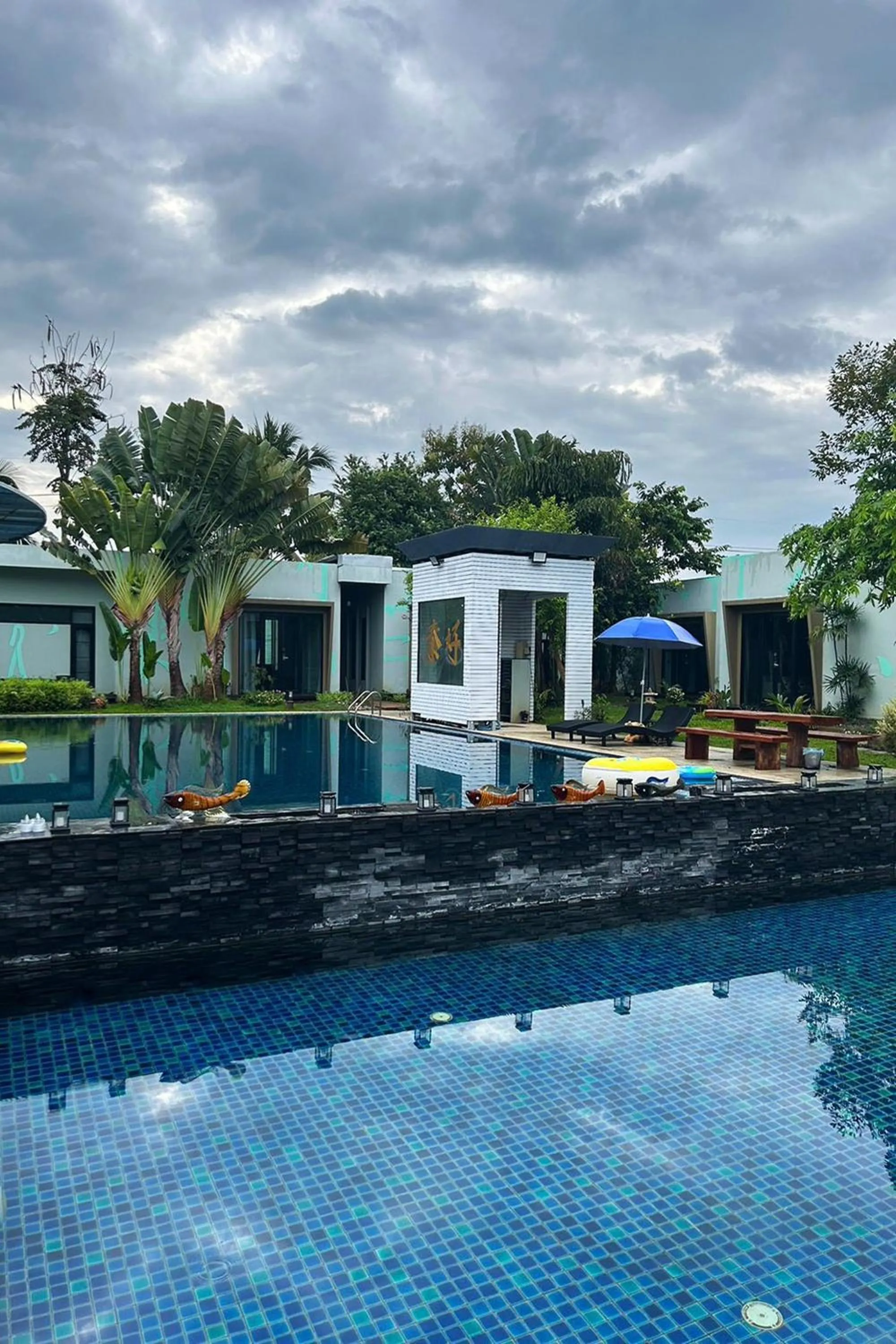 Swimming pool in Thai Good Arts Resort