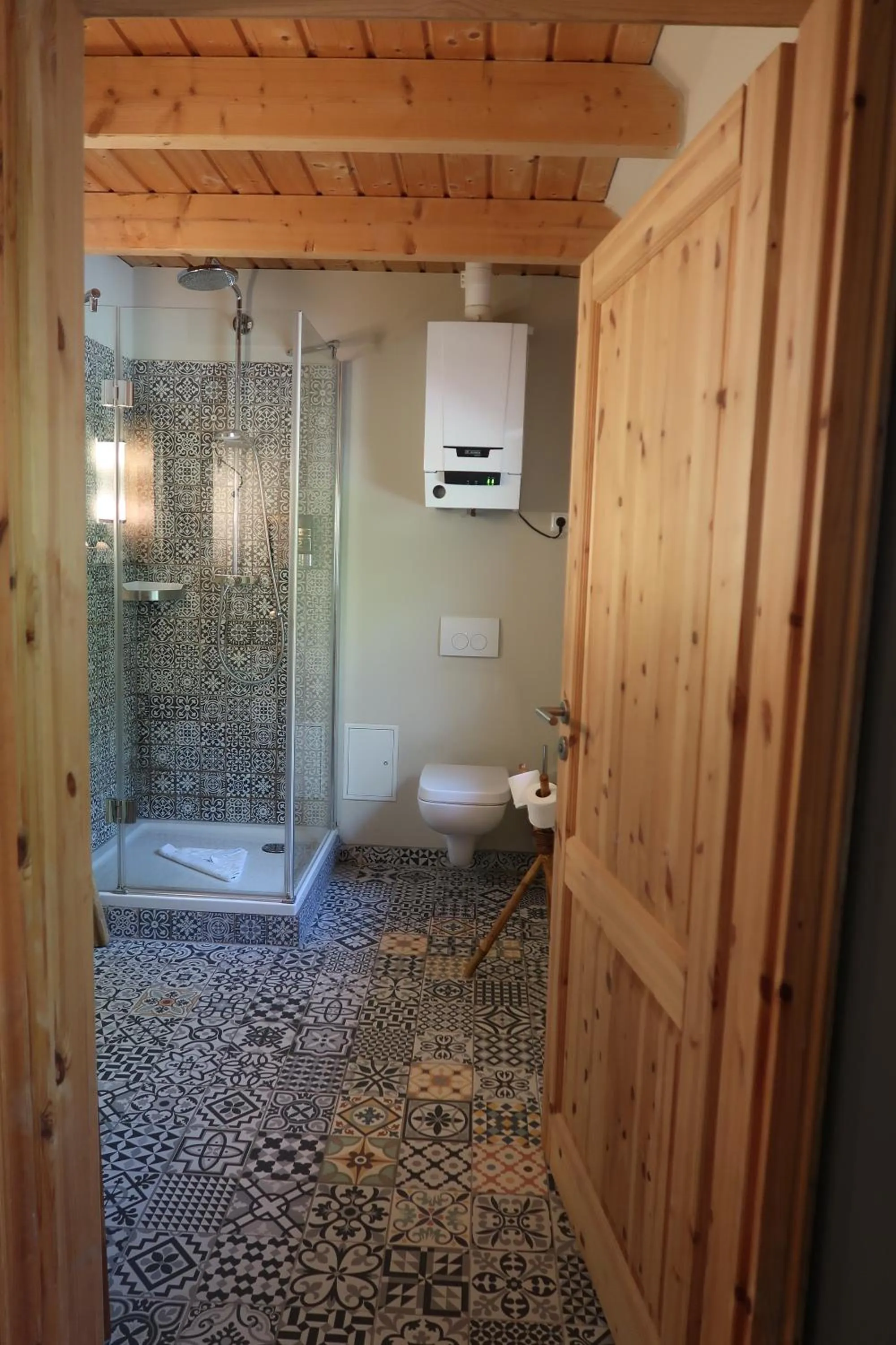 Bathroom in Lodge Seaside Boutique Hotel