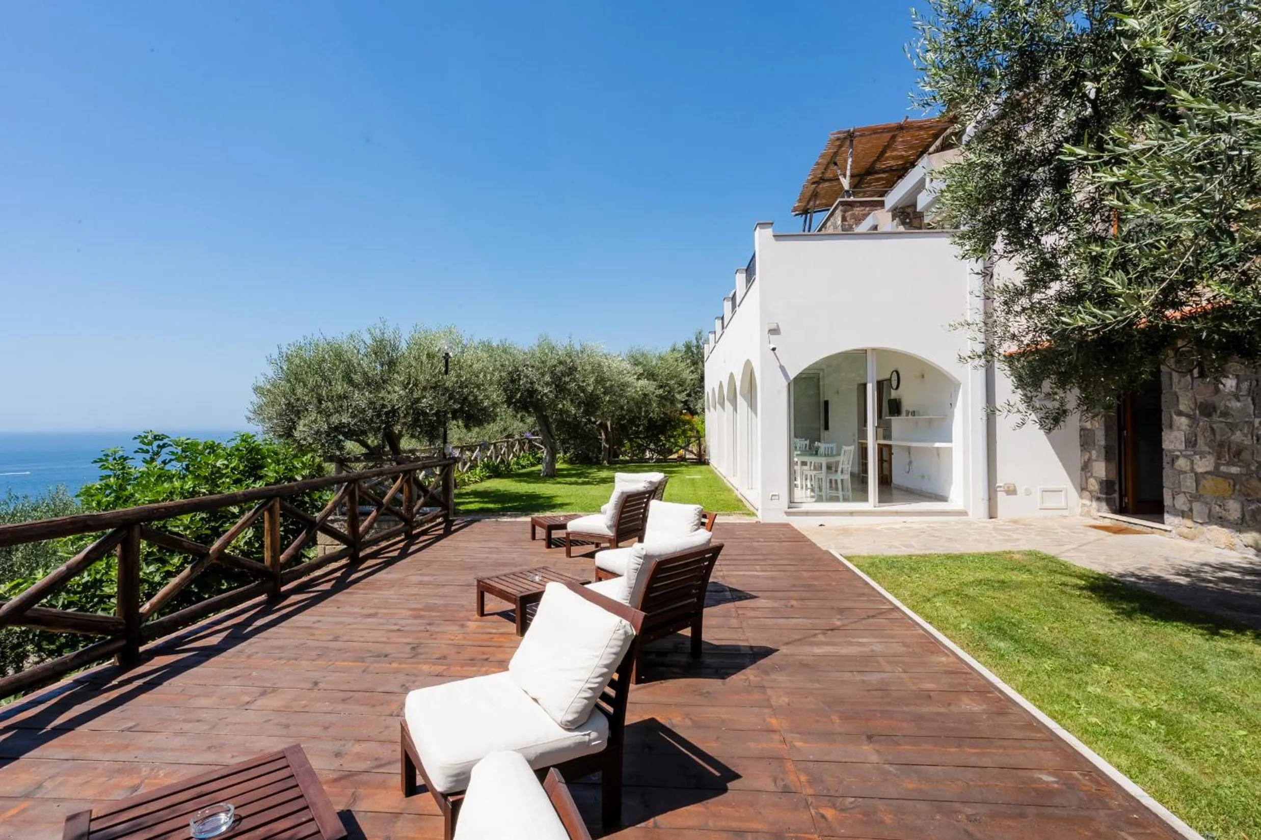 Property building in Casa Clementina Marciano