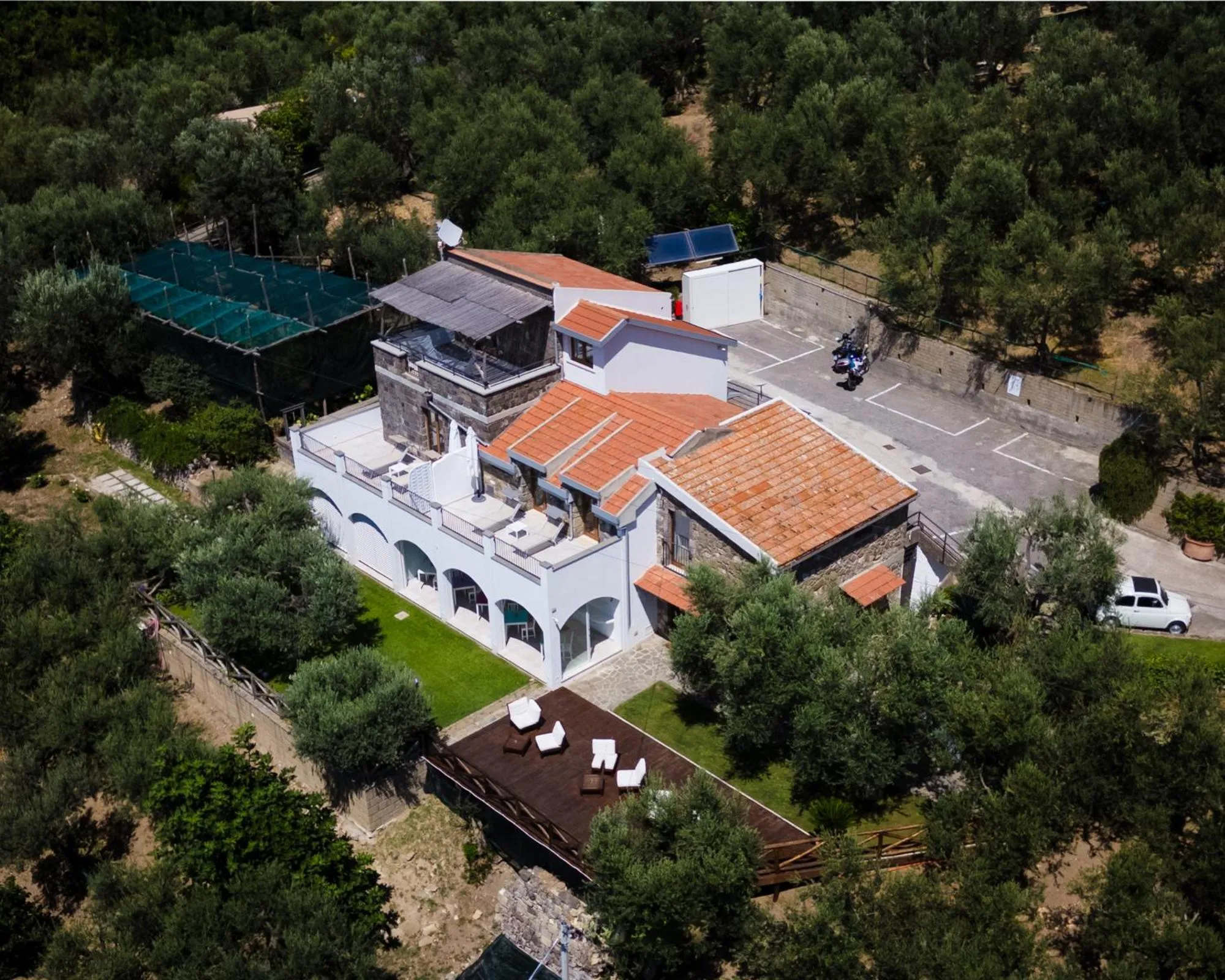 Property building in Casa Clementina Marciano