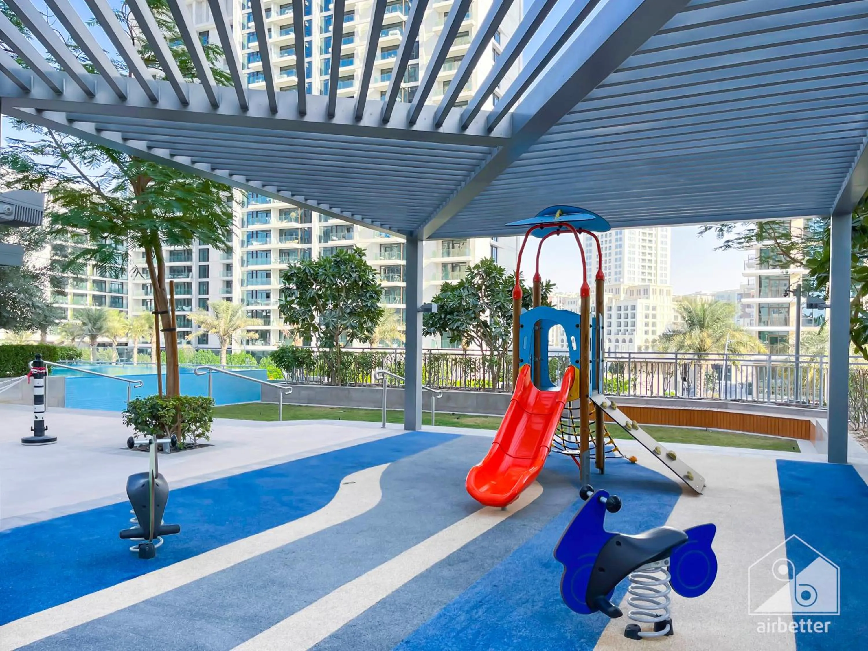 Luxurious stay Dubai Creek Balcony & View