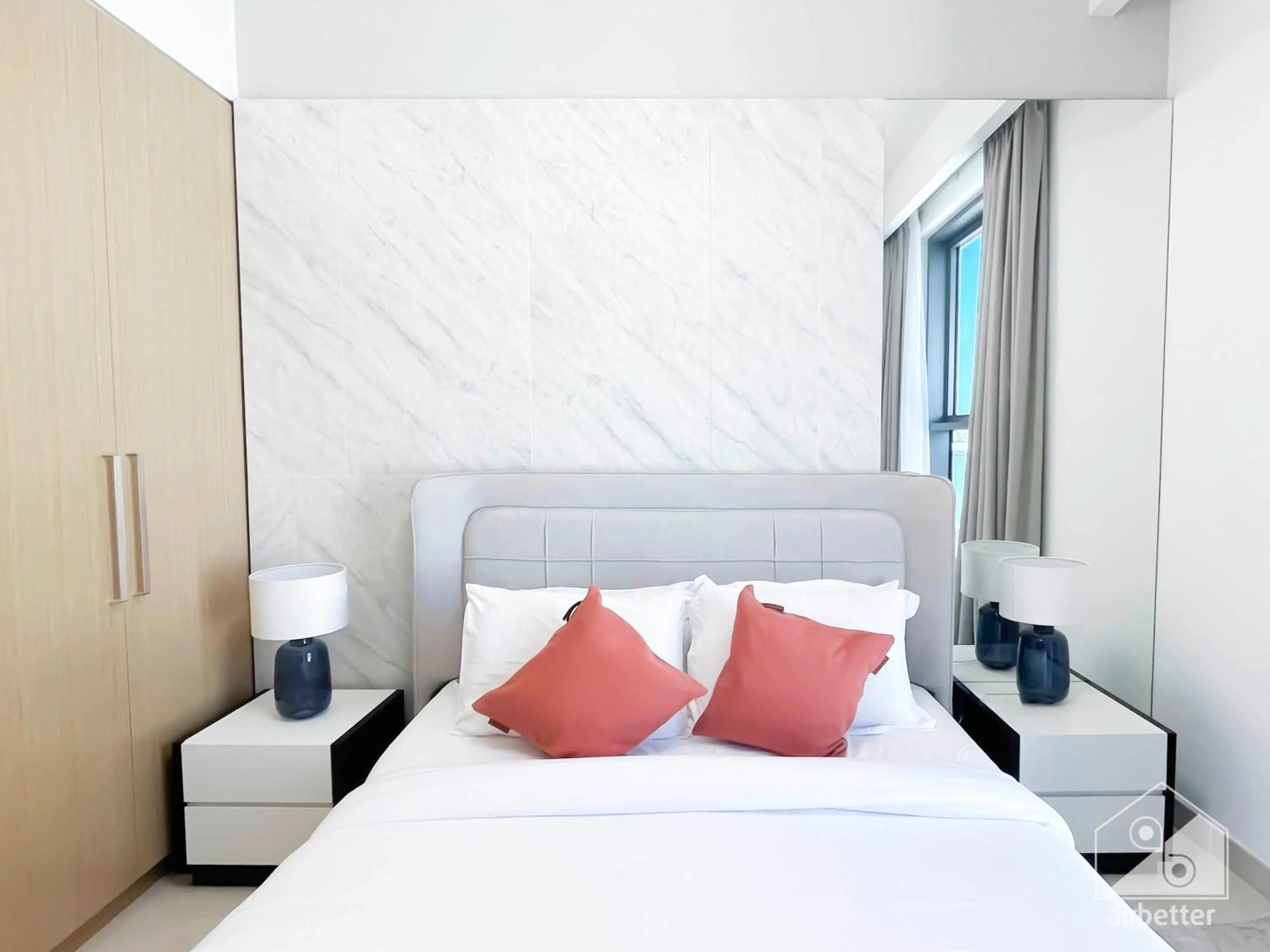 Bed in Luxurious stay Dubai Creek Balcony & View