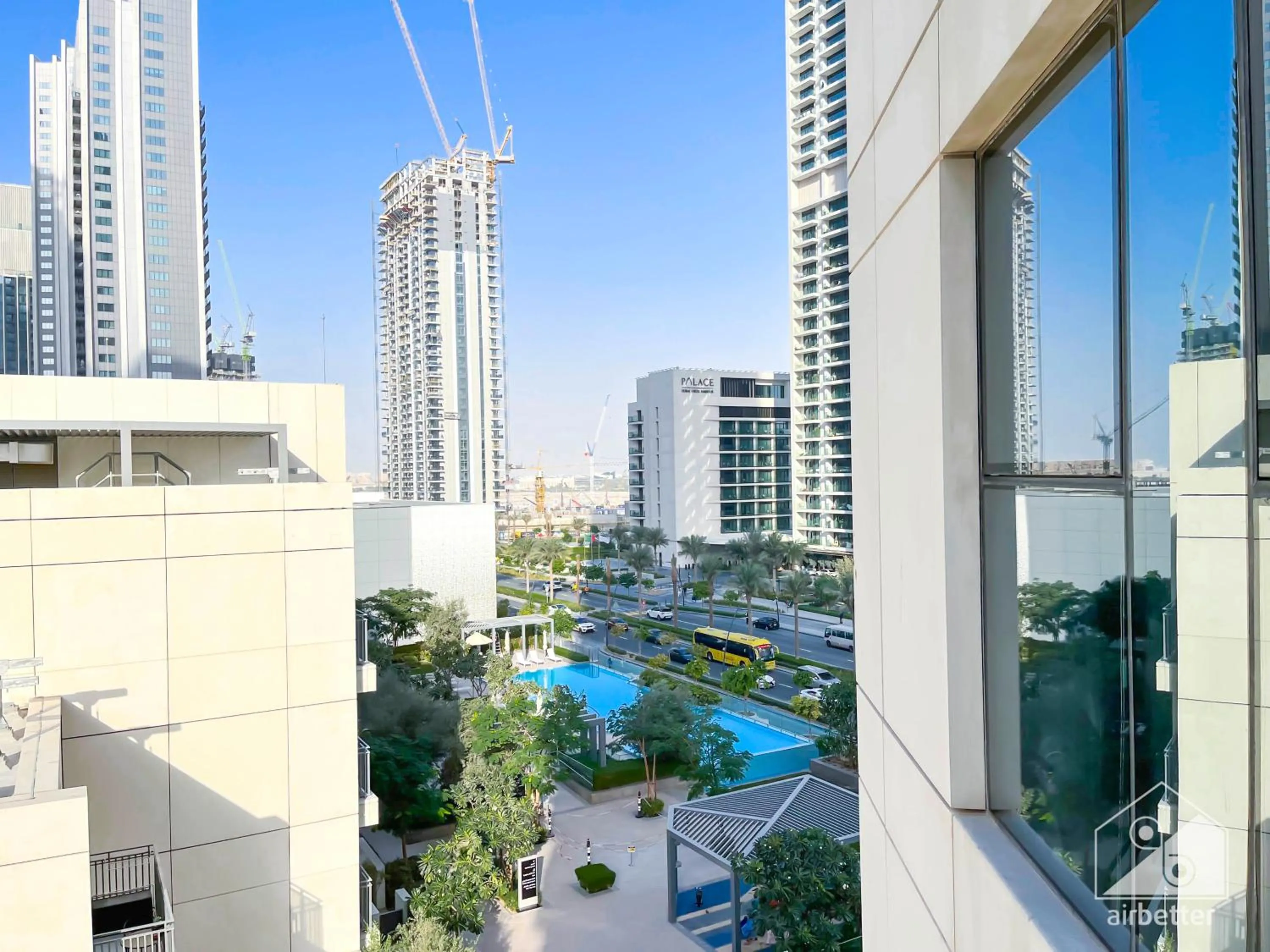 Luxurious stay Dubai Creek Balcony & View