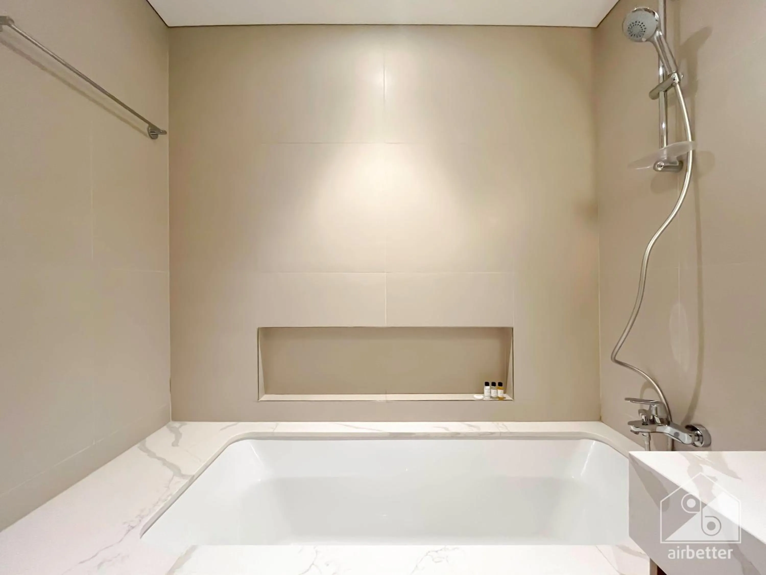 Luxurious stay Dubai Creek Balcony & View