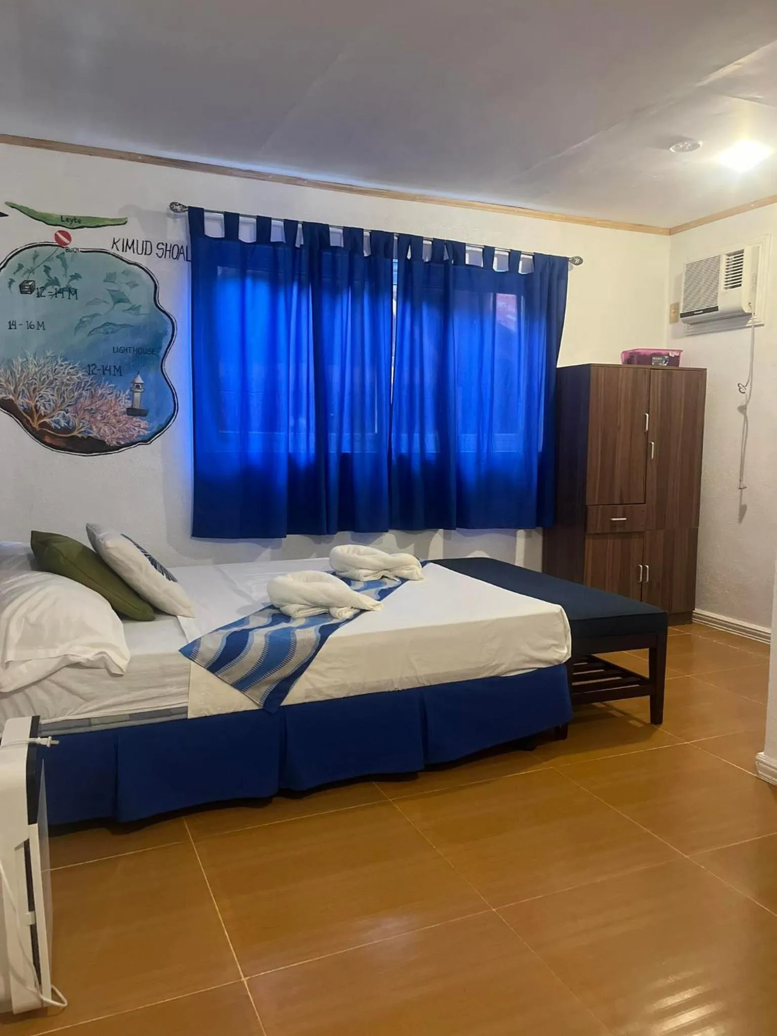 Bed in Malapascua Beach and Dive Resort