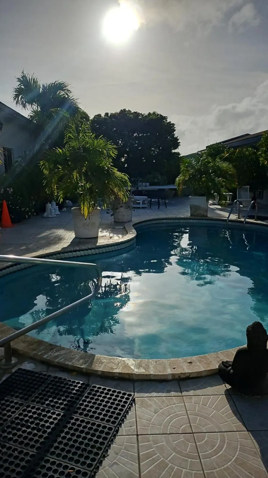 Pool view in YOUR FIRST DAY Hotel on Aruba