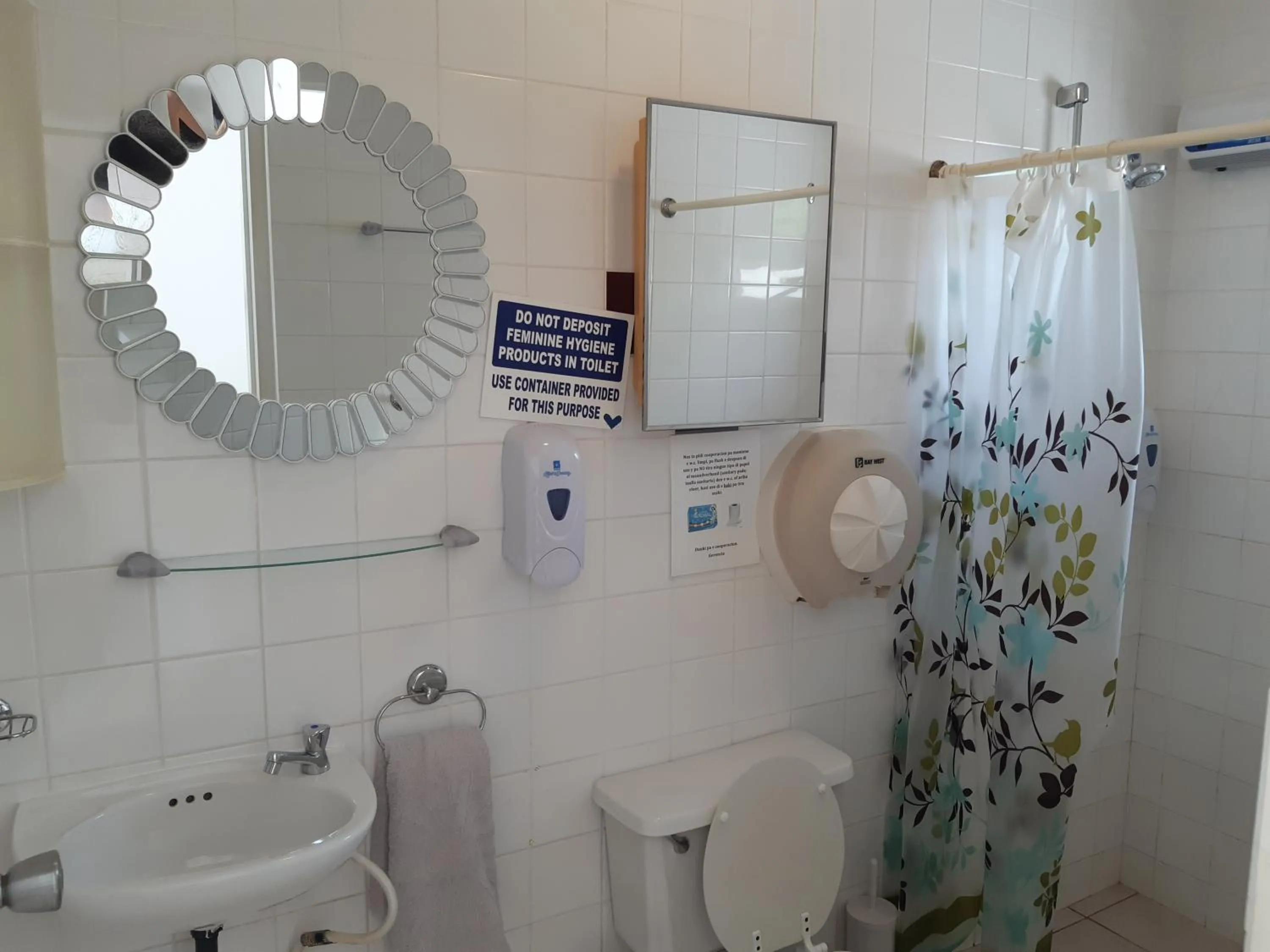 Shower in YOUR FIRST DAY Hotel on Aruba