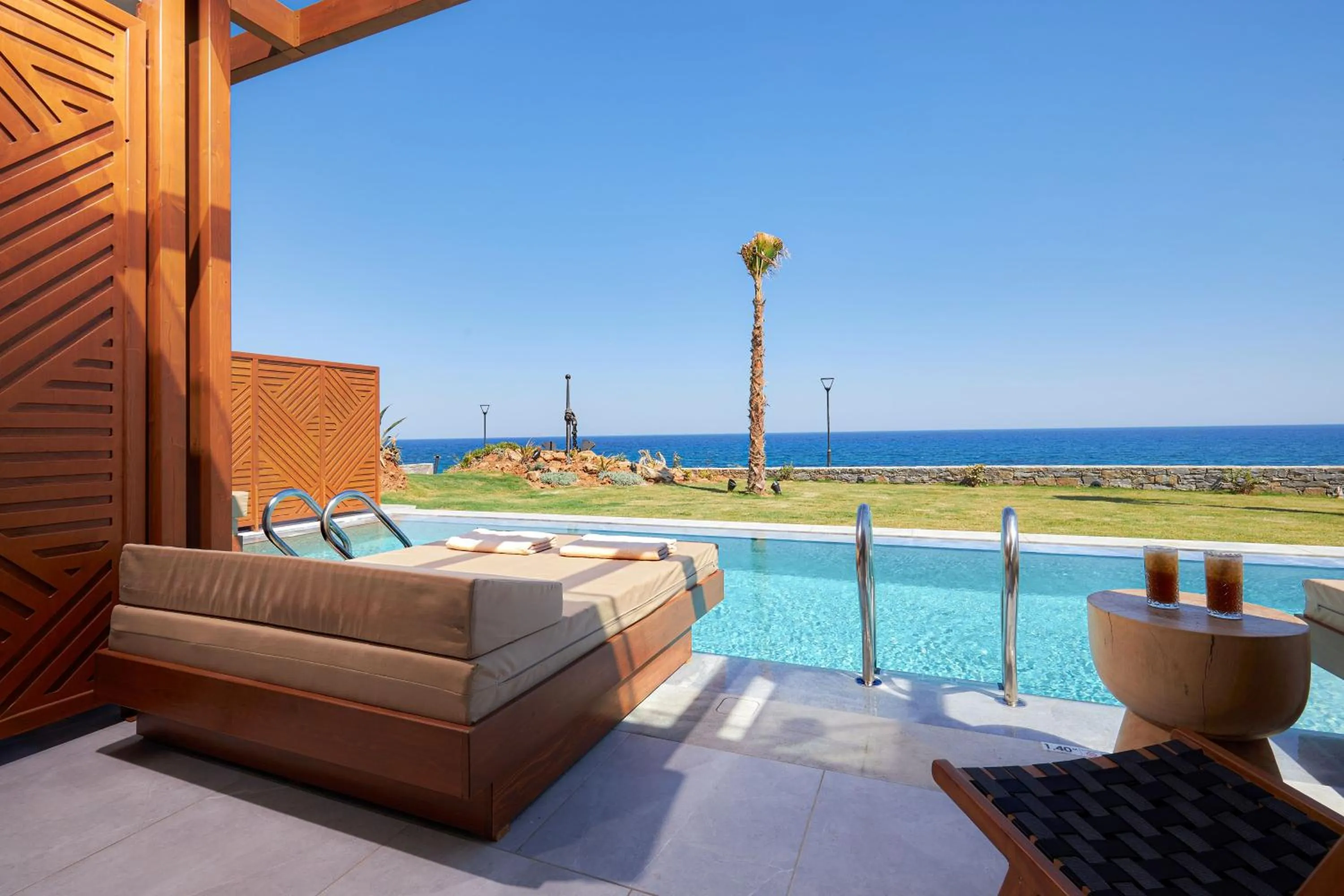 Swimming pool in Enorme Santanna Island