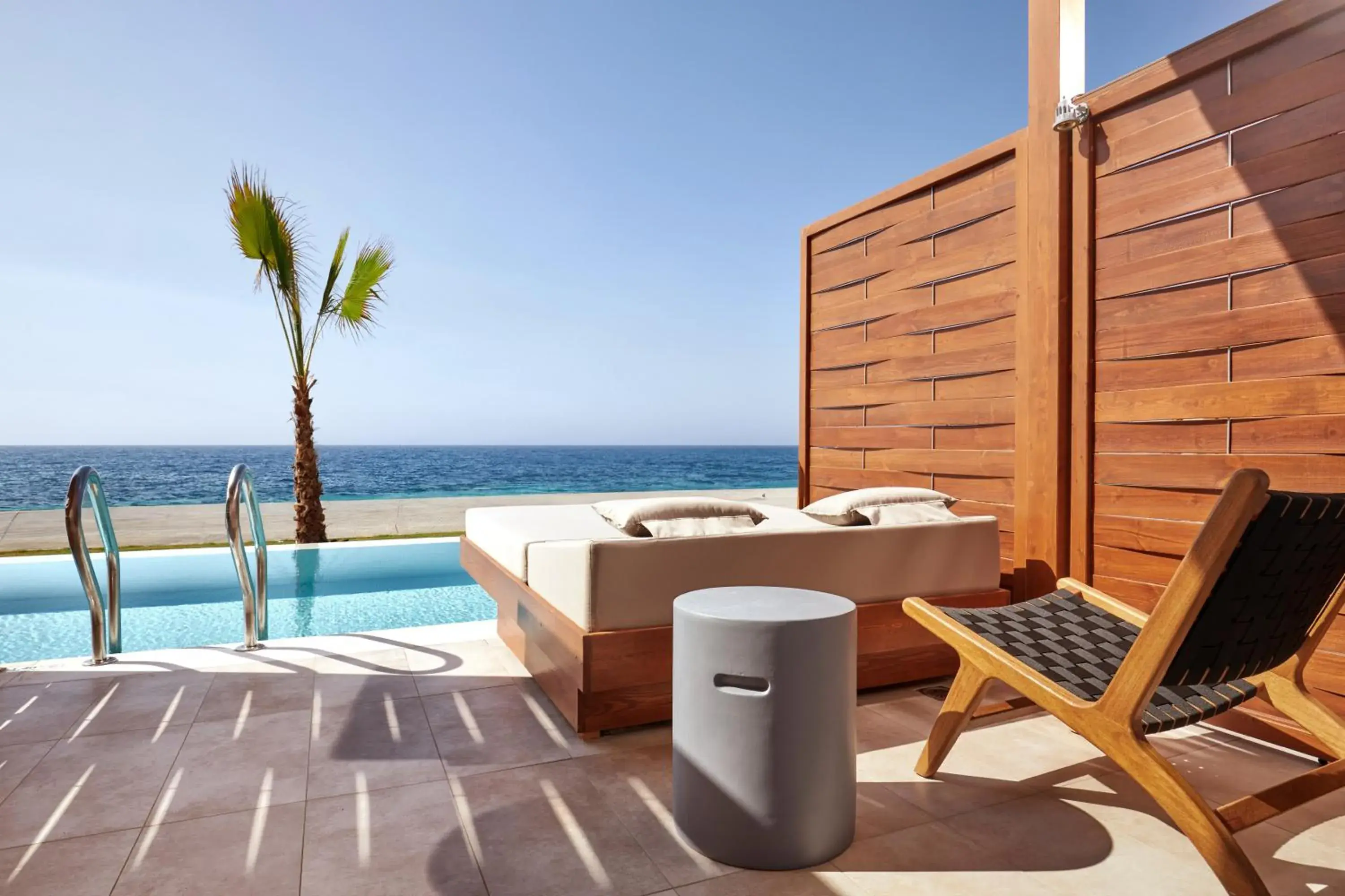 Superior Swim Up with Sea View in Enorme Santanna Island Superior Swim Up with Sea View in Enorme Santanna Island