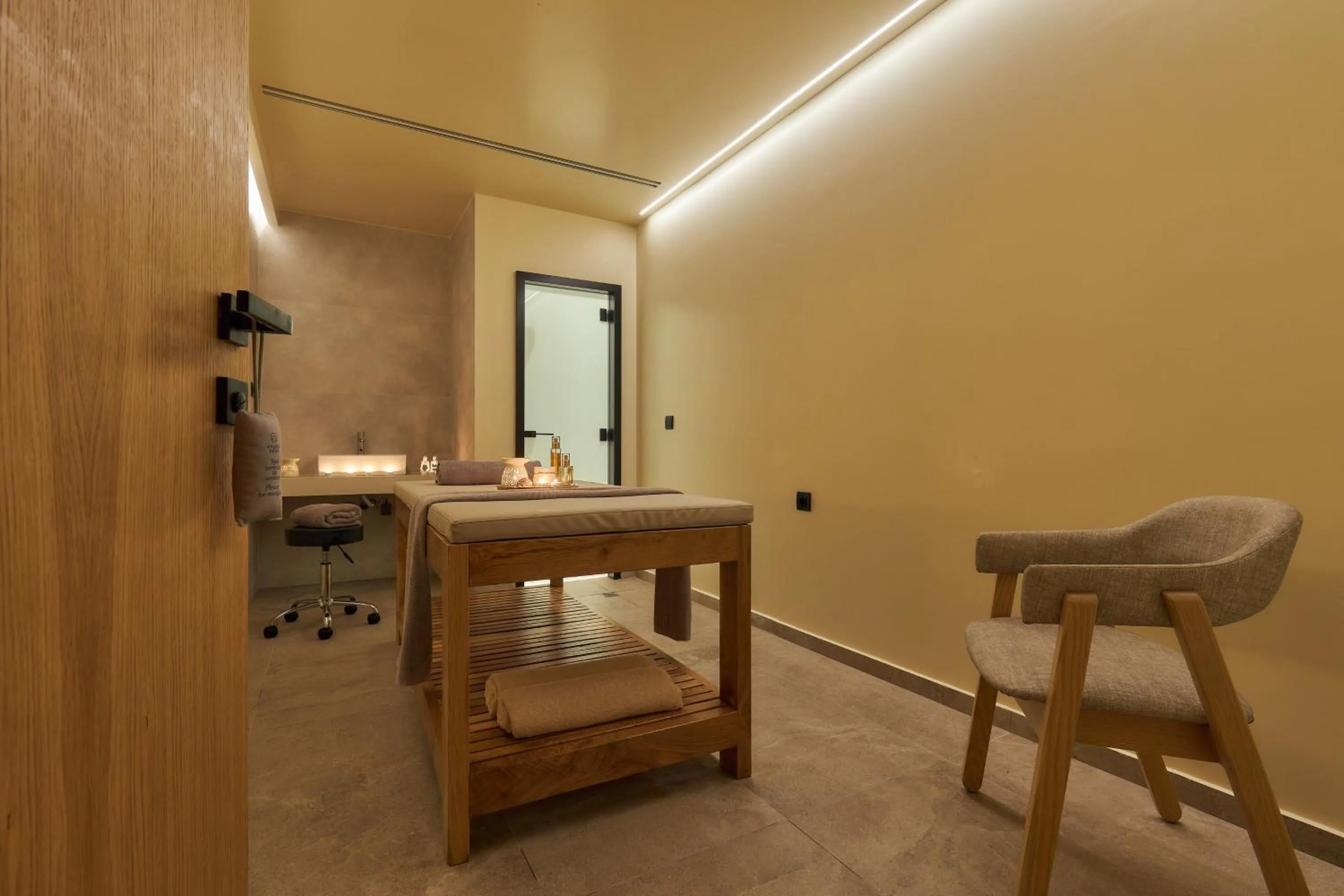 Massage in Enorme Santanna Island