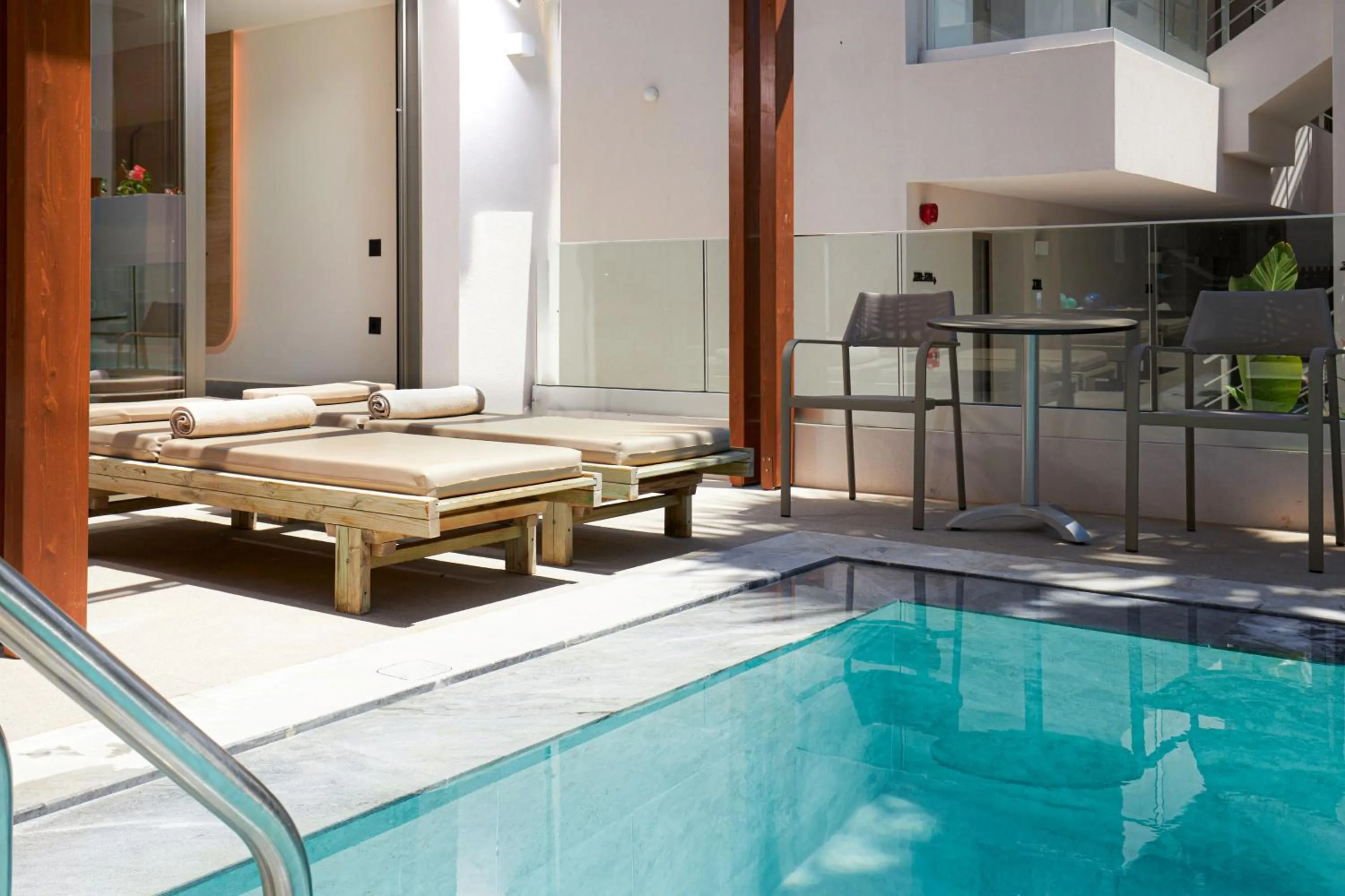 Pool view in Enorme Santanna Island