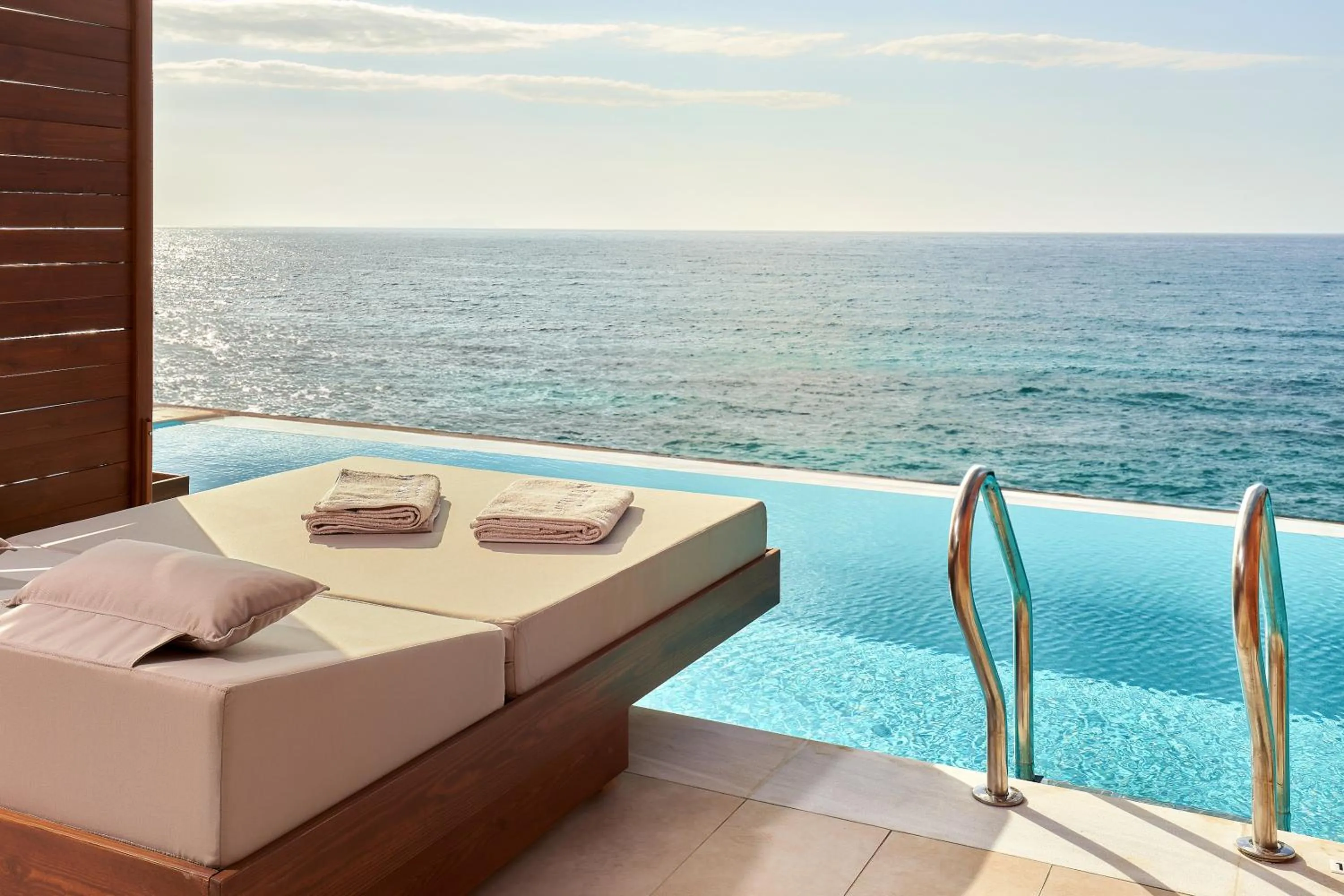 Swimming pool in Enorme Santanna Island