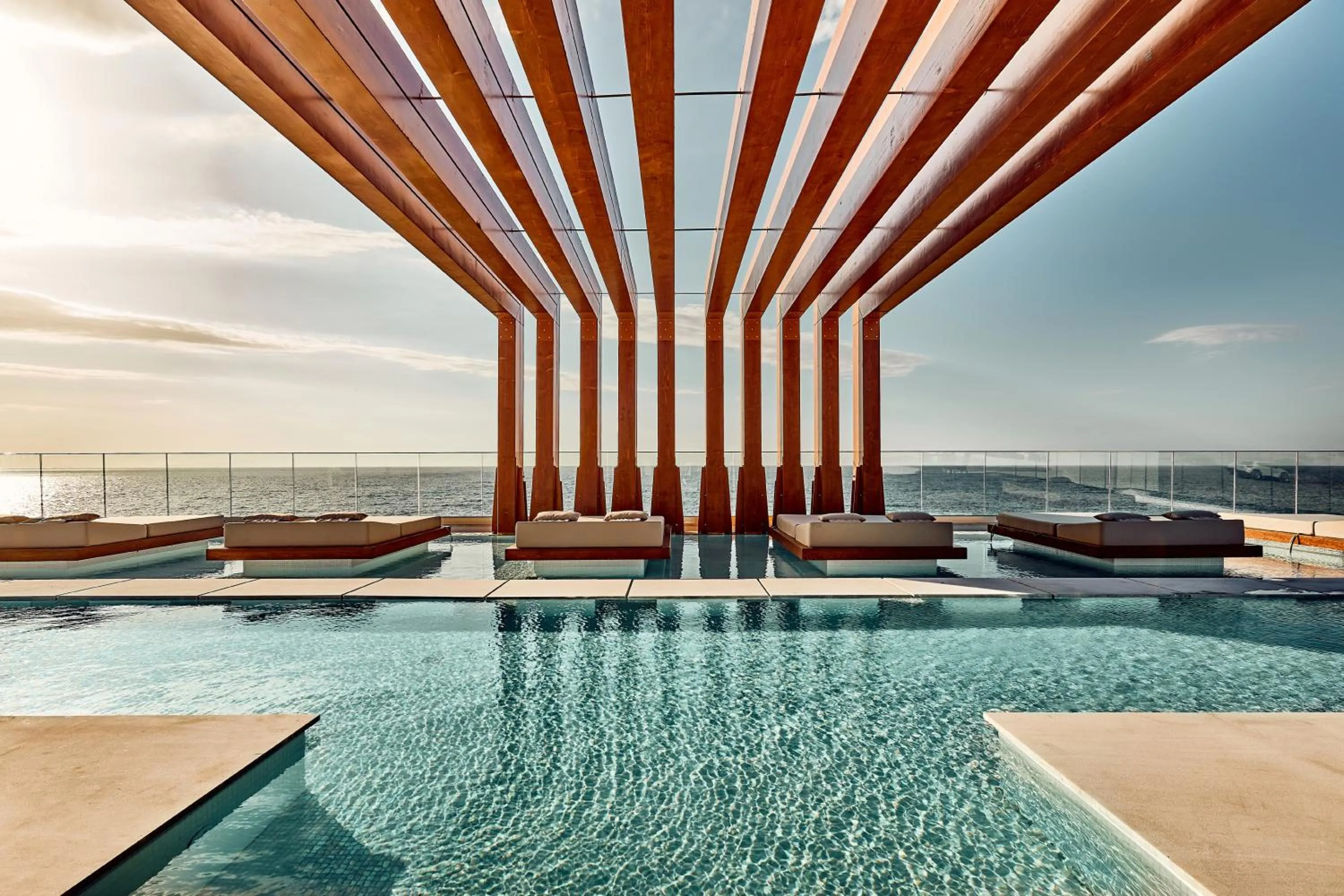 Pool view in Enorme Santanna Island