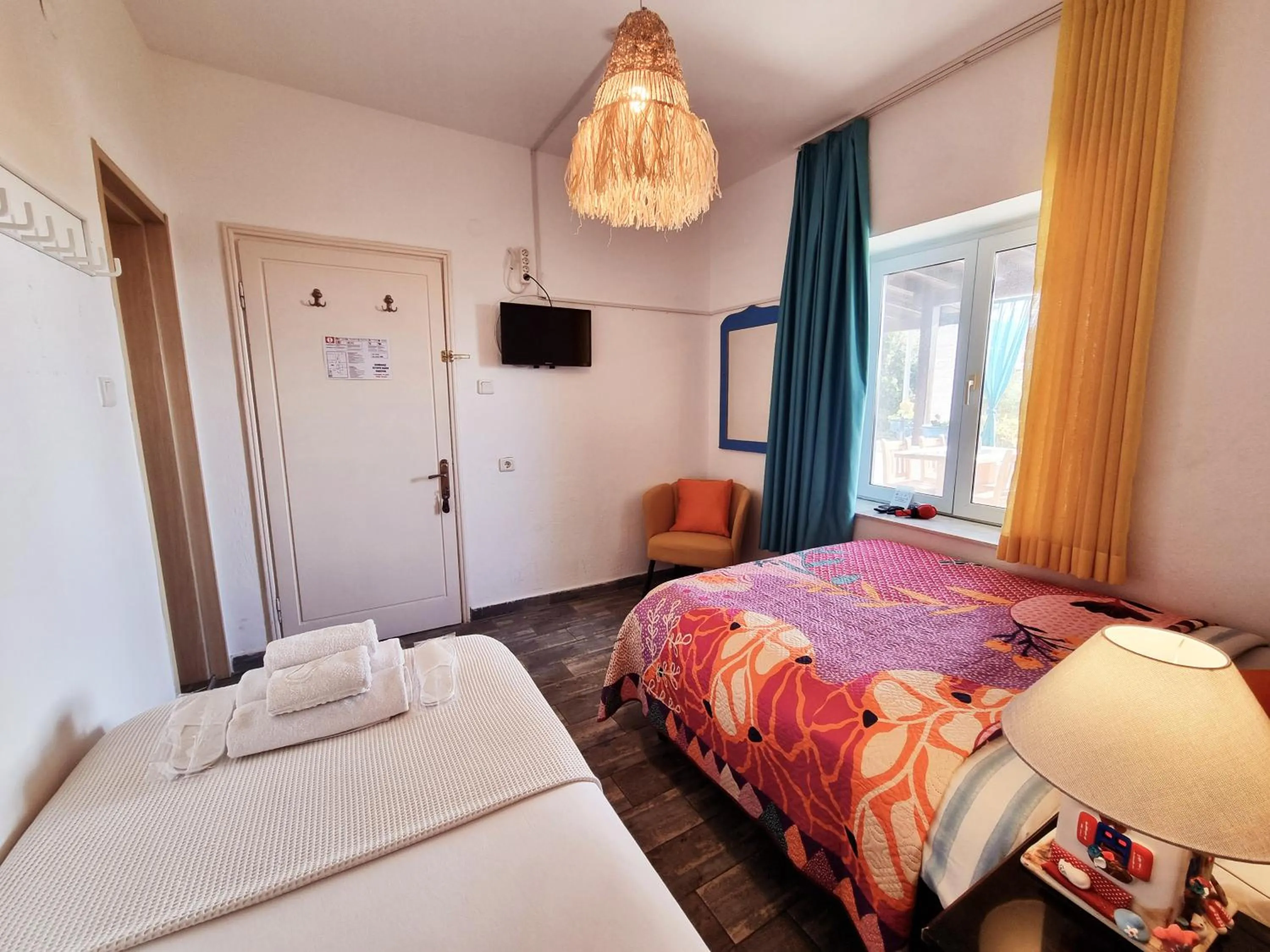 Inner courtyard view, Bed in Kumbahçe Fethiye Hanım Pansiyon BODRUM