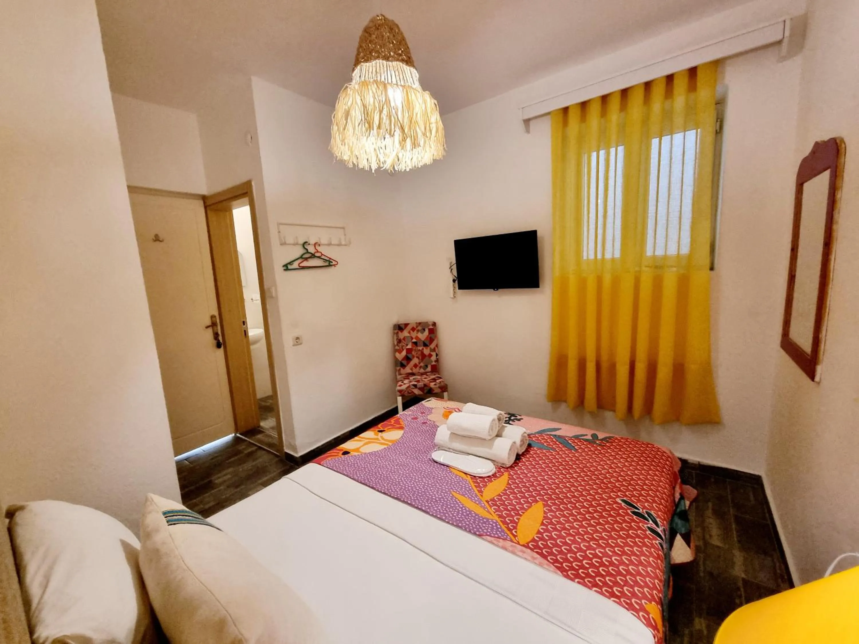 Photo of the whole room, Bed in Kumbahçe Fethiye Hanım Pansiyon BODRUM