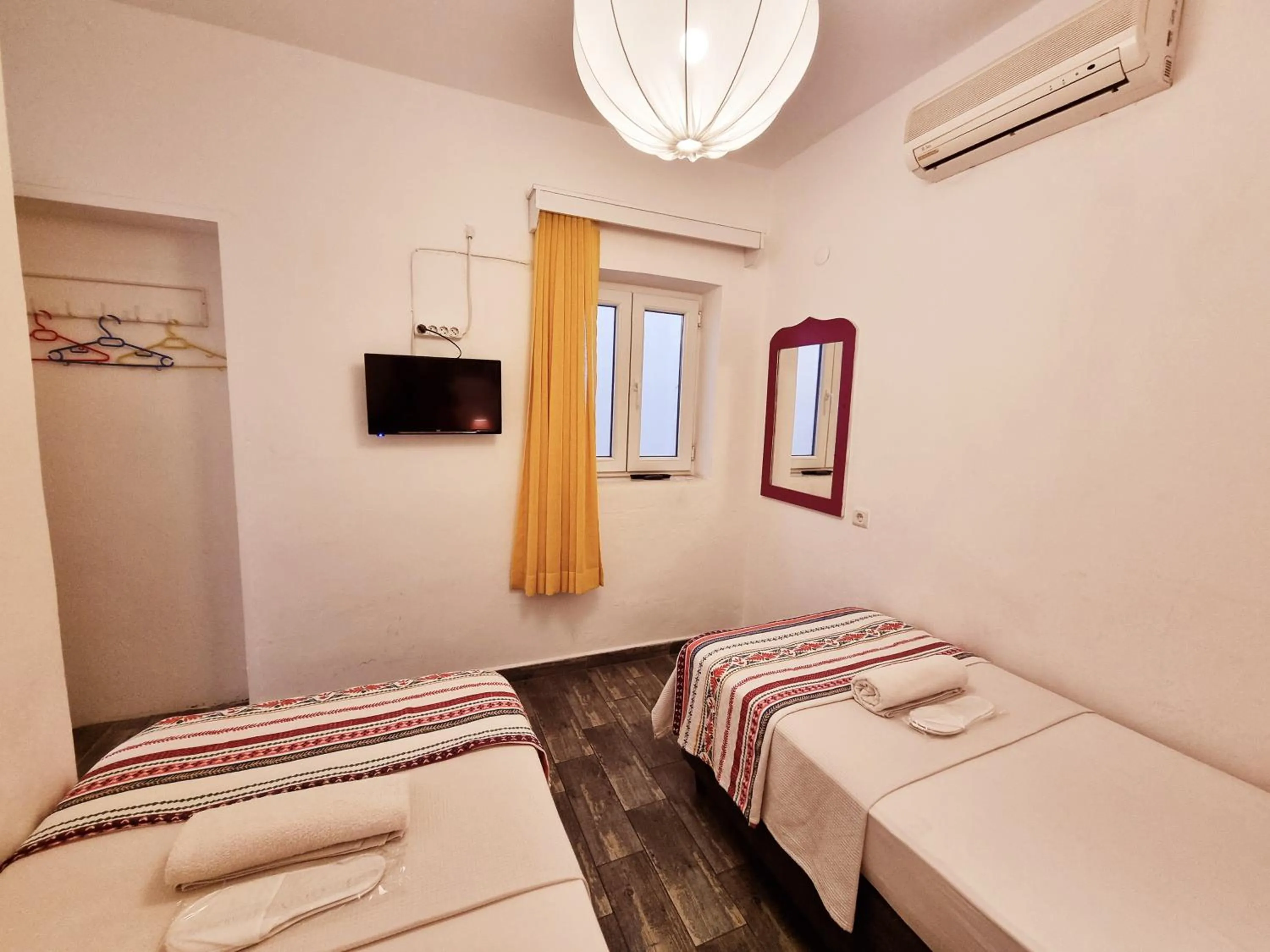 Photo of the whole room, Bed in Kumbahçe Fethiye Hanım Pansiyon BODRUM