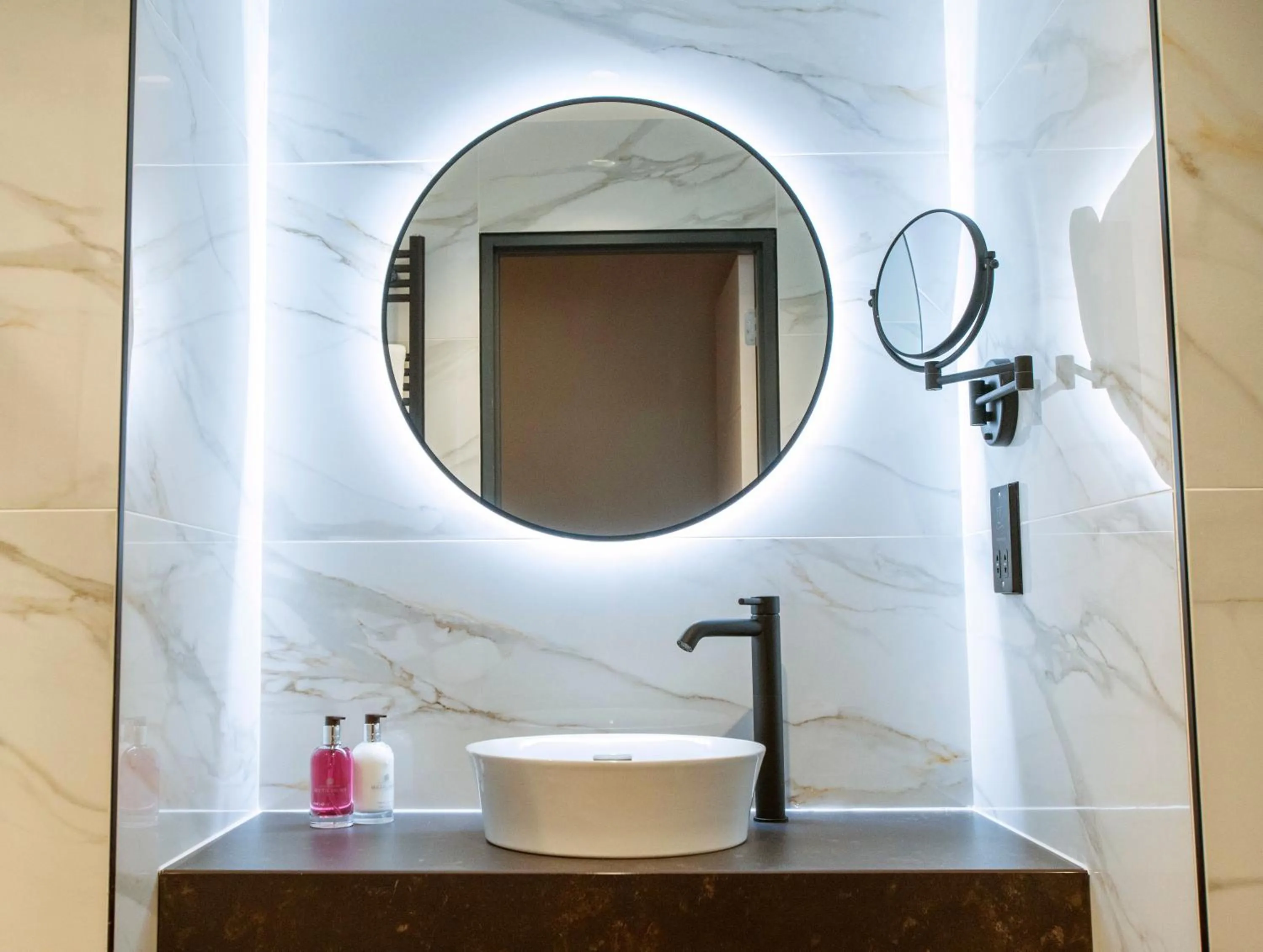 Bathroom in Tynecastle Park Hotel