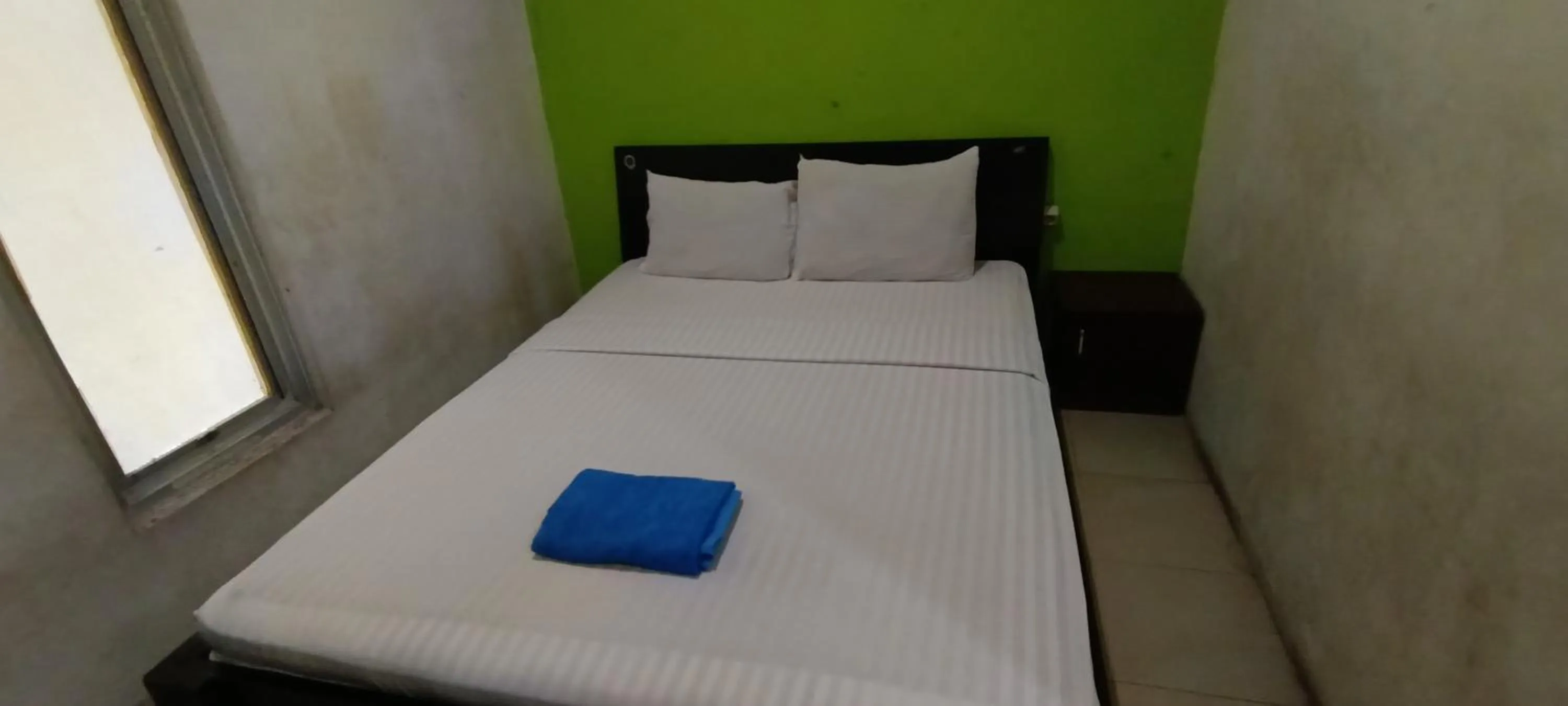 Bedroom, Bed in Hotel O Wisma Aluh AmbakNearPantai batu lima Asbullah tmbngn