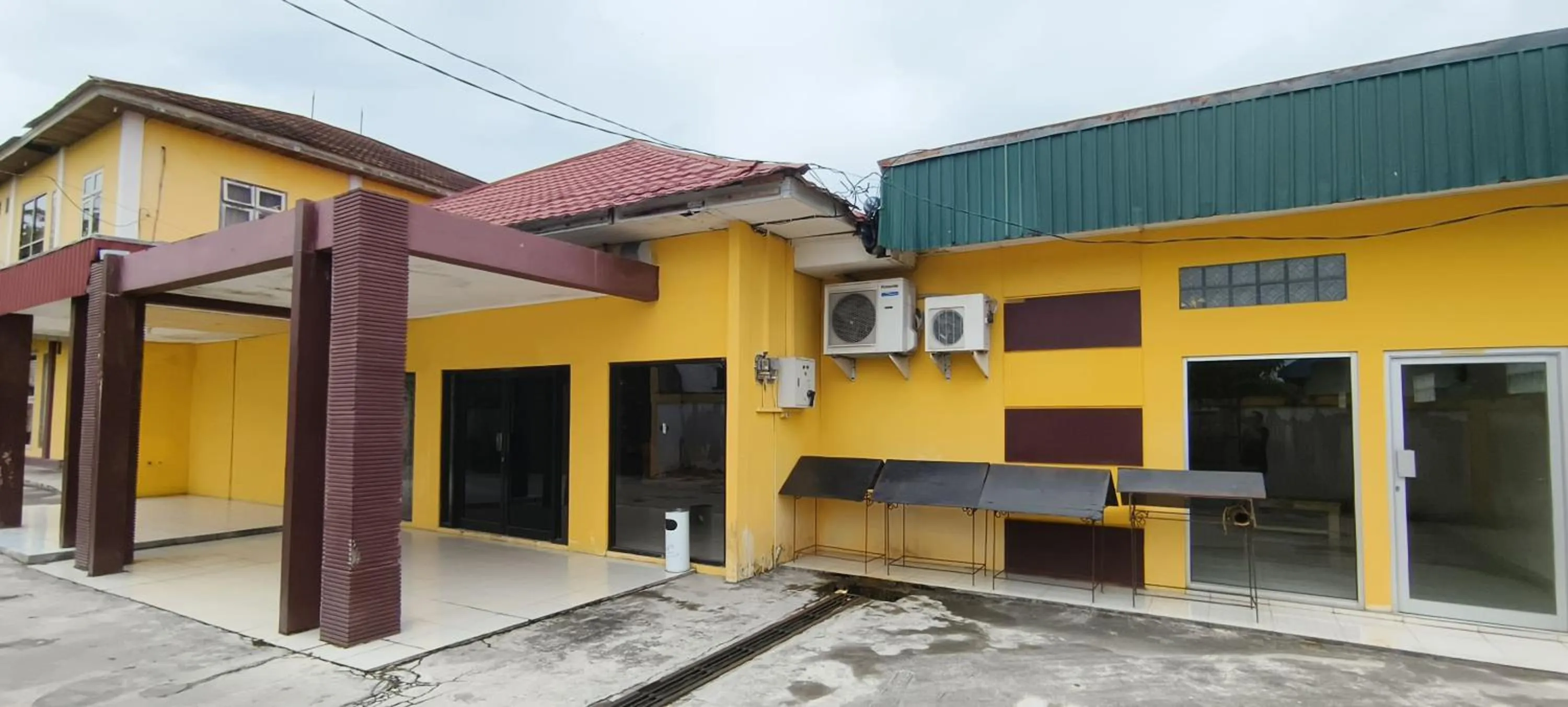 Facade/entrance in Hotel O Wisma Aluh AmbakNearPantai batu lima Asbullah tmbngn