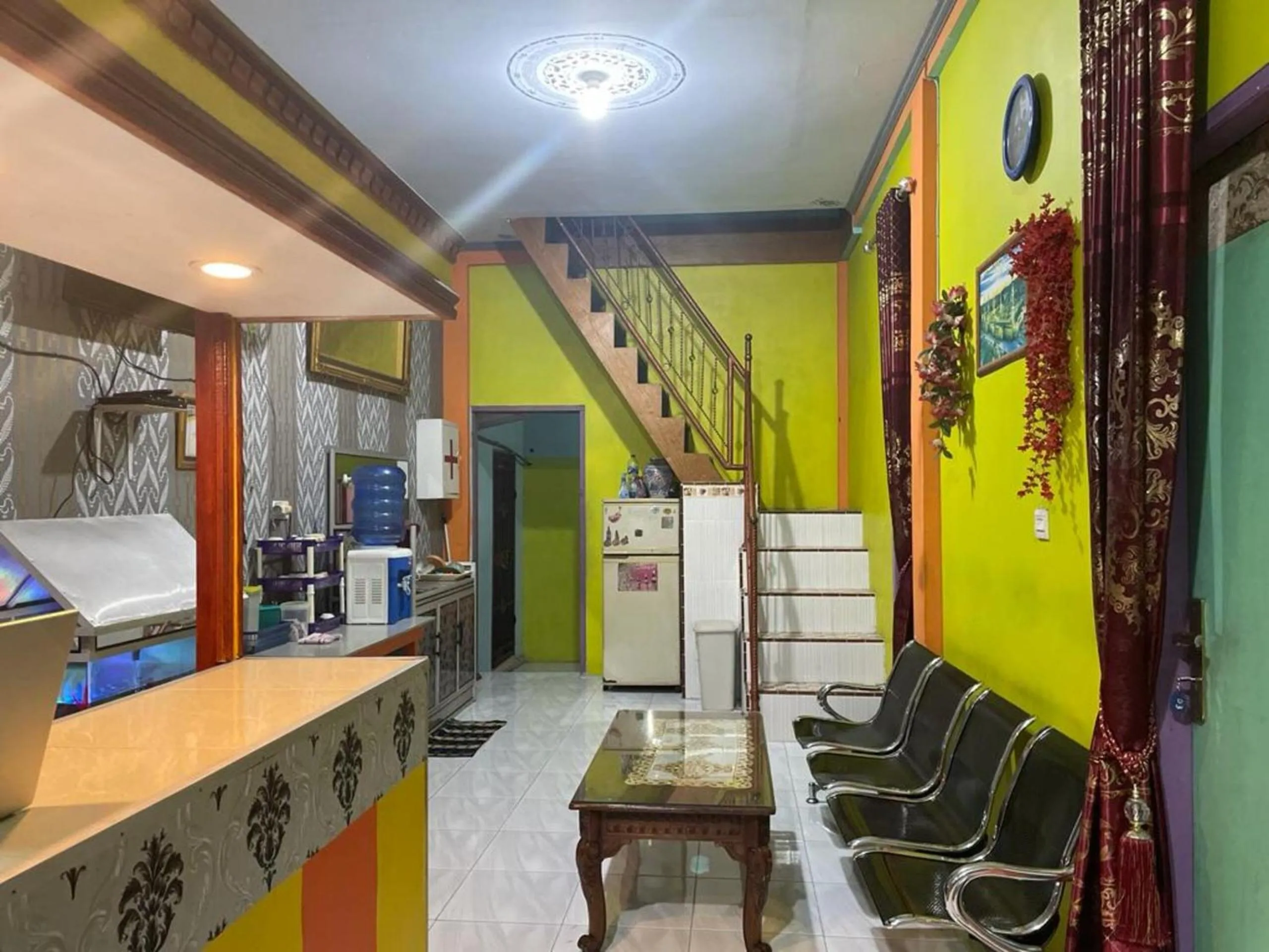 Lobby or reception in Hotel O Lima Saudara Syariah