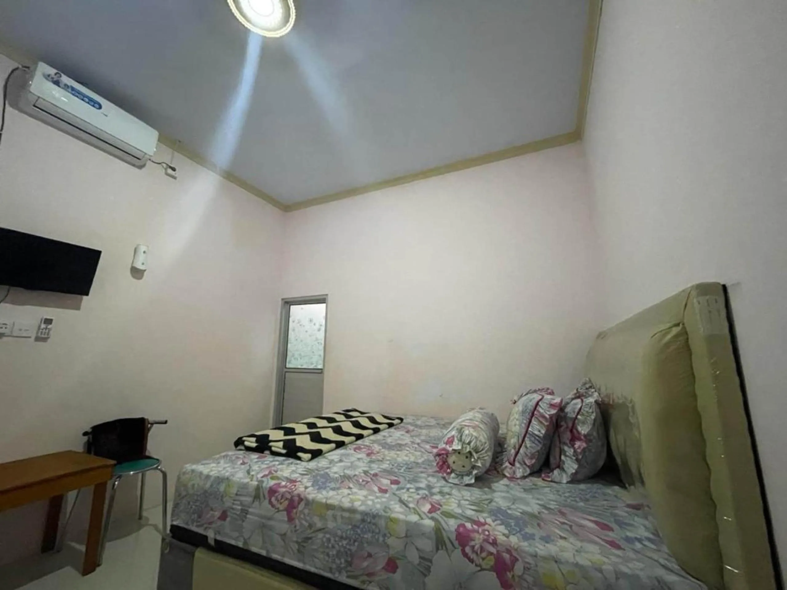 Bedroom in Hotel O Lima Saudara Syariah