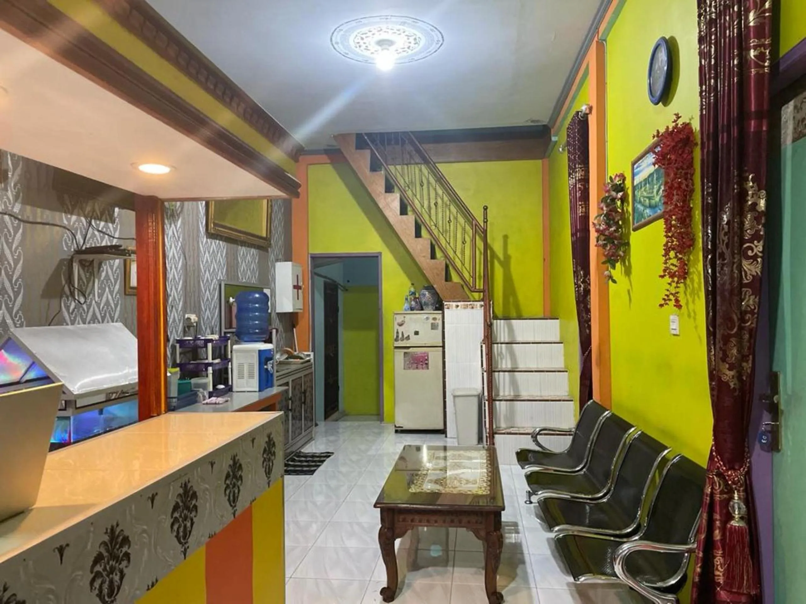 Lobby or reception in Hotel O Lima Saudara Syariah