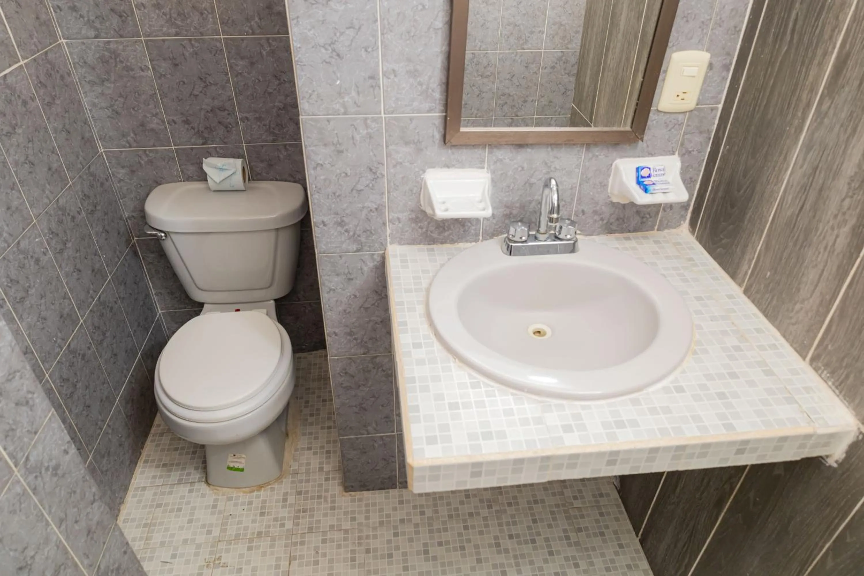 Toilet in Hotel Las Palmas Cancun Centro