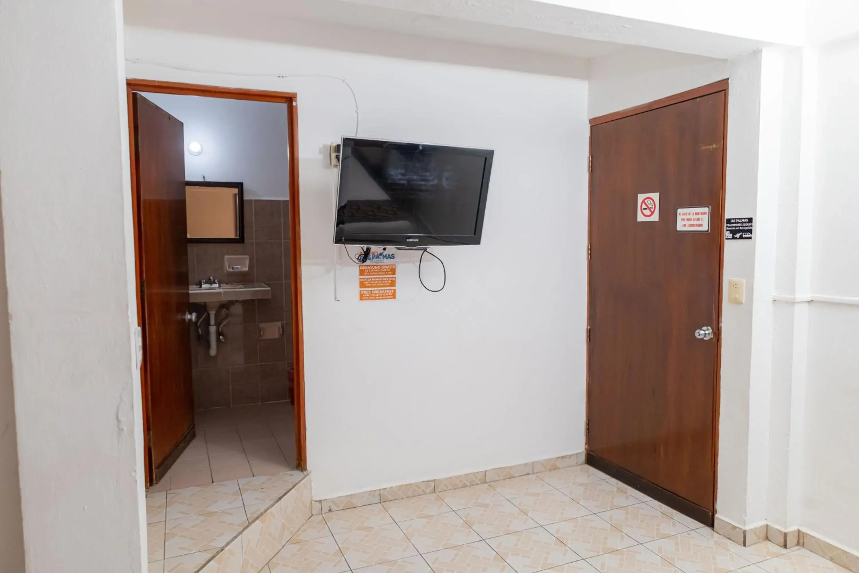 Quadruple Room in Hotel Las Palmas Cancun Centro Quadruple Room in Hotel Las Palmas Cancun Centro