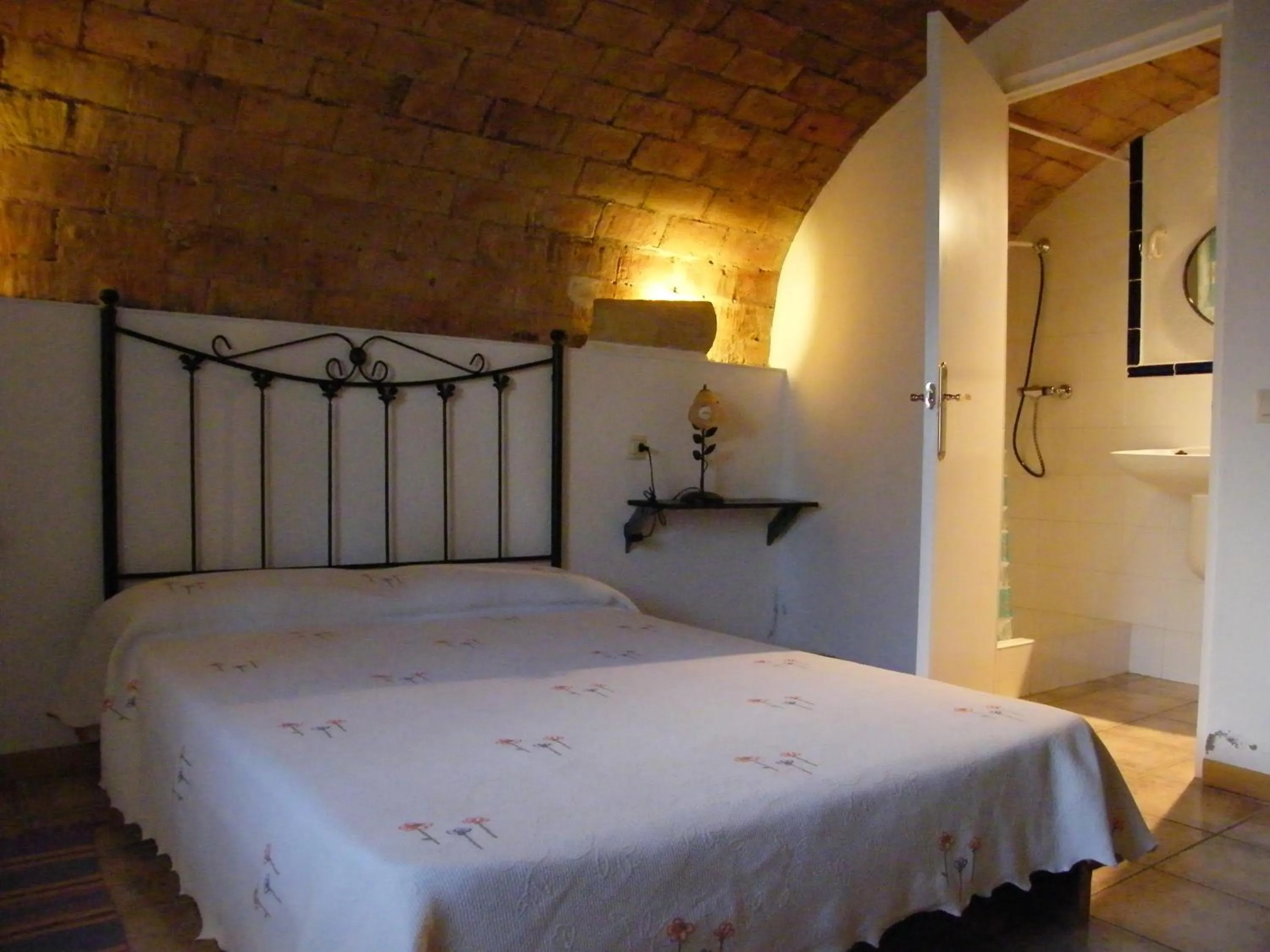 Photo of the whole room in Can Selleretas