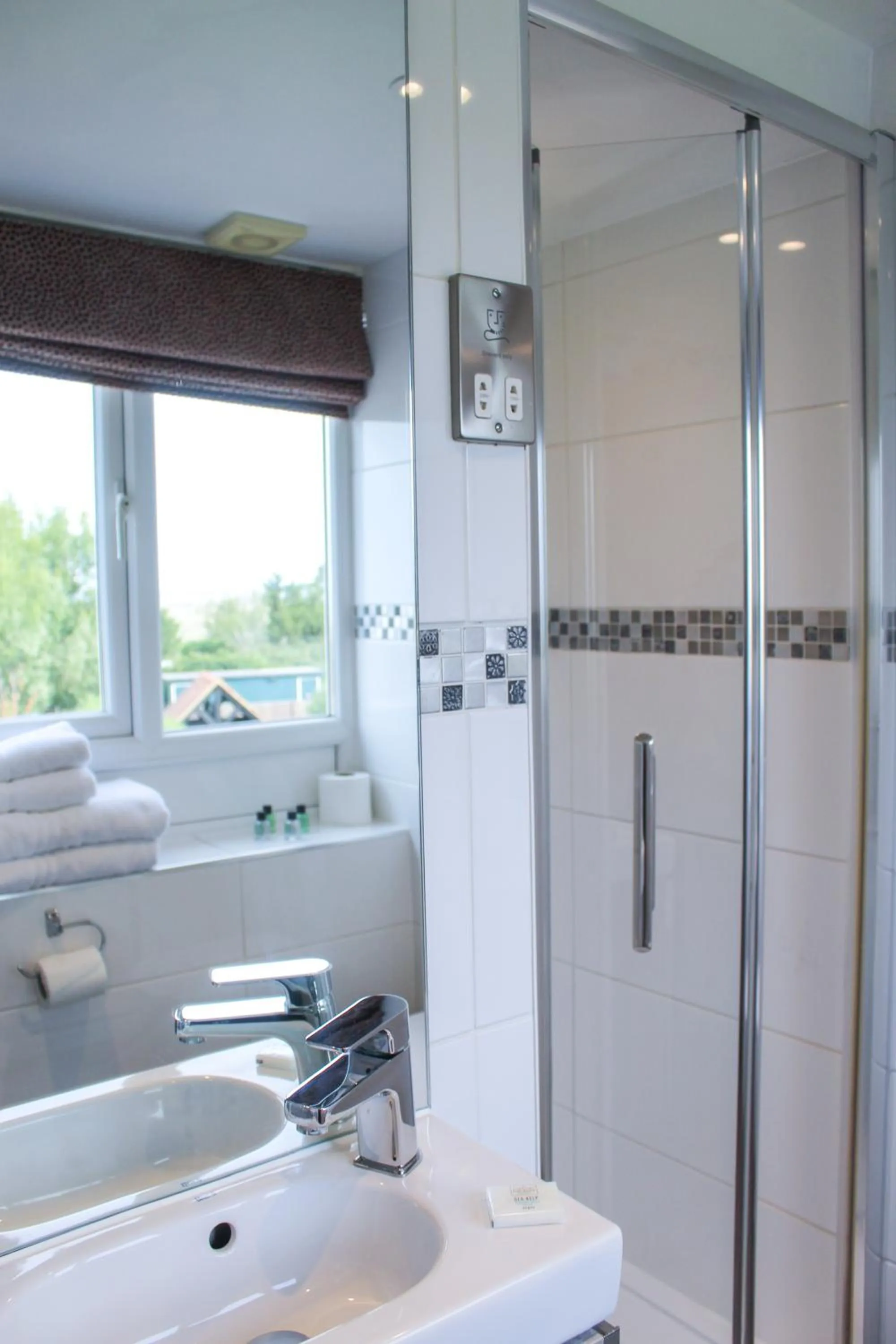 The Crescent Turner Hotel